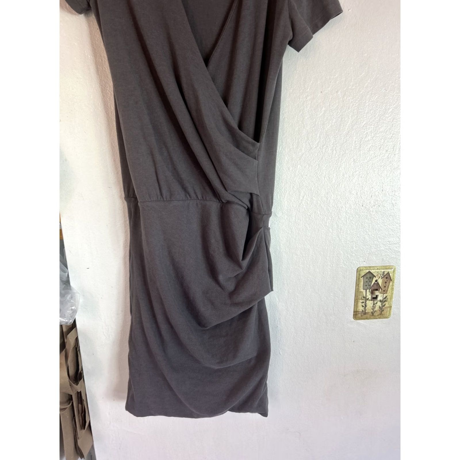 James Perse JAMES PERSE DRESS gray RUCHED WRAP FRONT DRAPED KNEE LENGTH SZ 2 Size XS / US 0-2 / IT 36-38 - 3 Thumbnail