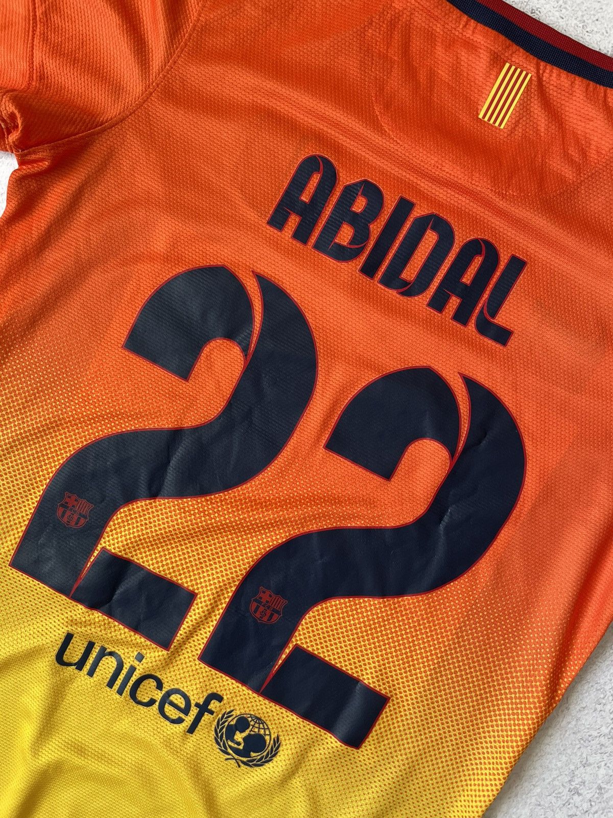 Vintage Nike Barcelona Away 2012/2013 Eric Abidal W Football Jersey Size US S / EU 44-46 / 1 - 10 Thumbnail