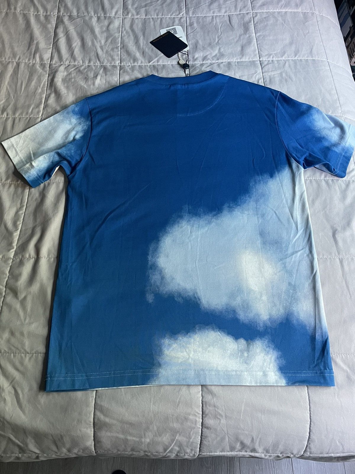 Louis Vuitton Louis Vuitton Clouds Logo T Shirt Size US M / EU 48-50 / 2 - 3 Thumbnail