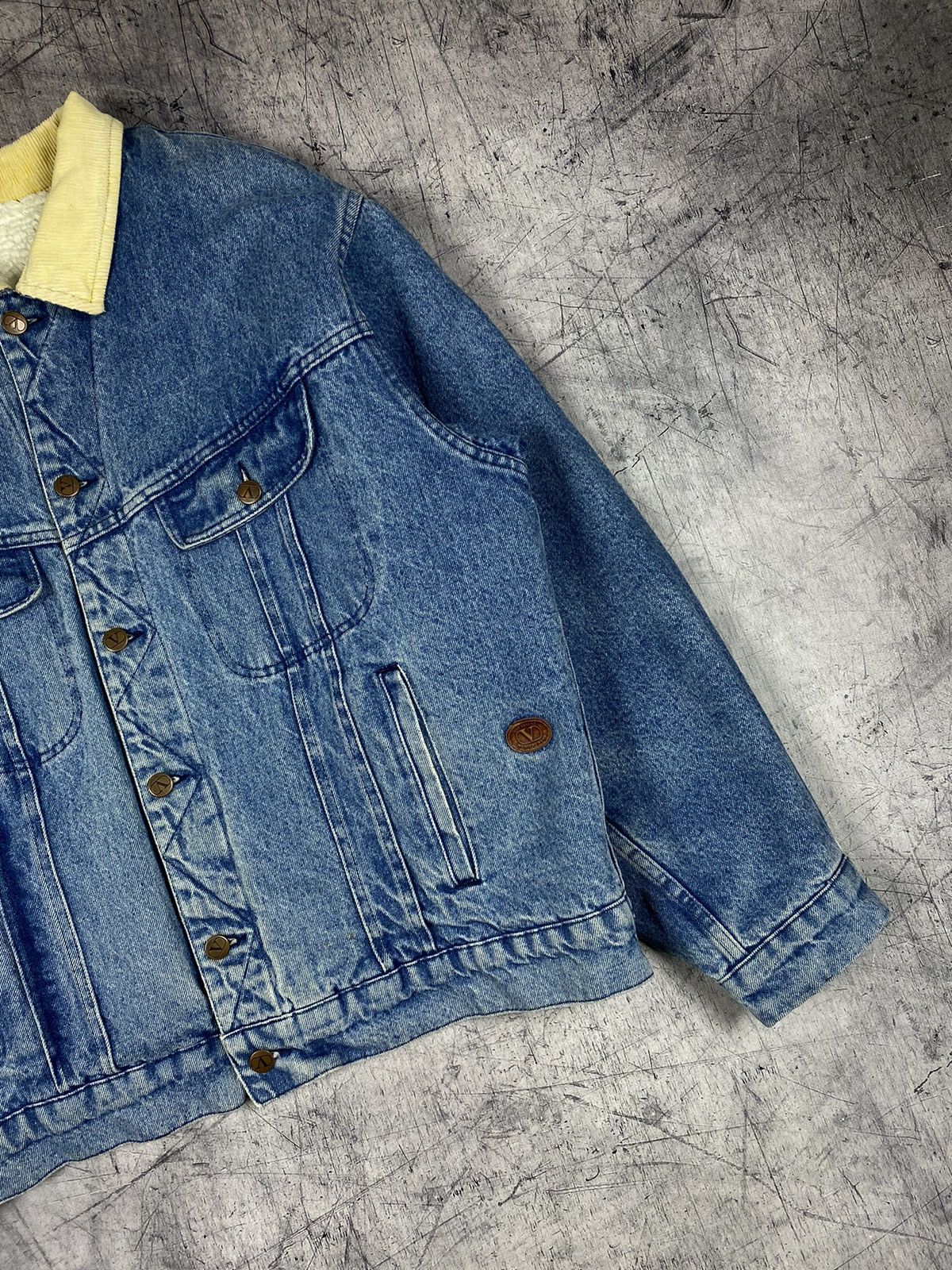 Valentino Rare Vintage Valentino Sherpa Denim Jacket Size US L / EU 52-54 / 3 - 4 Thumbnail