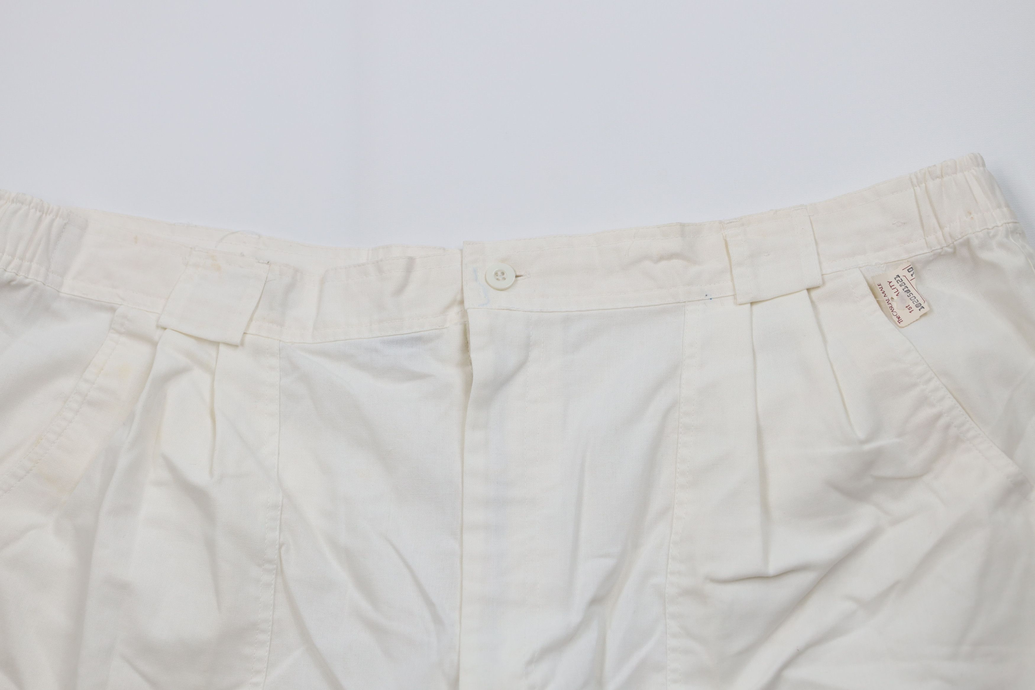Vintage Deadstock Vintage 70s Streetwear Knee Pleated Shorts White Size US 44 / EU 60 - 2 Thumbnail
