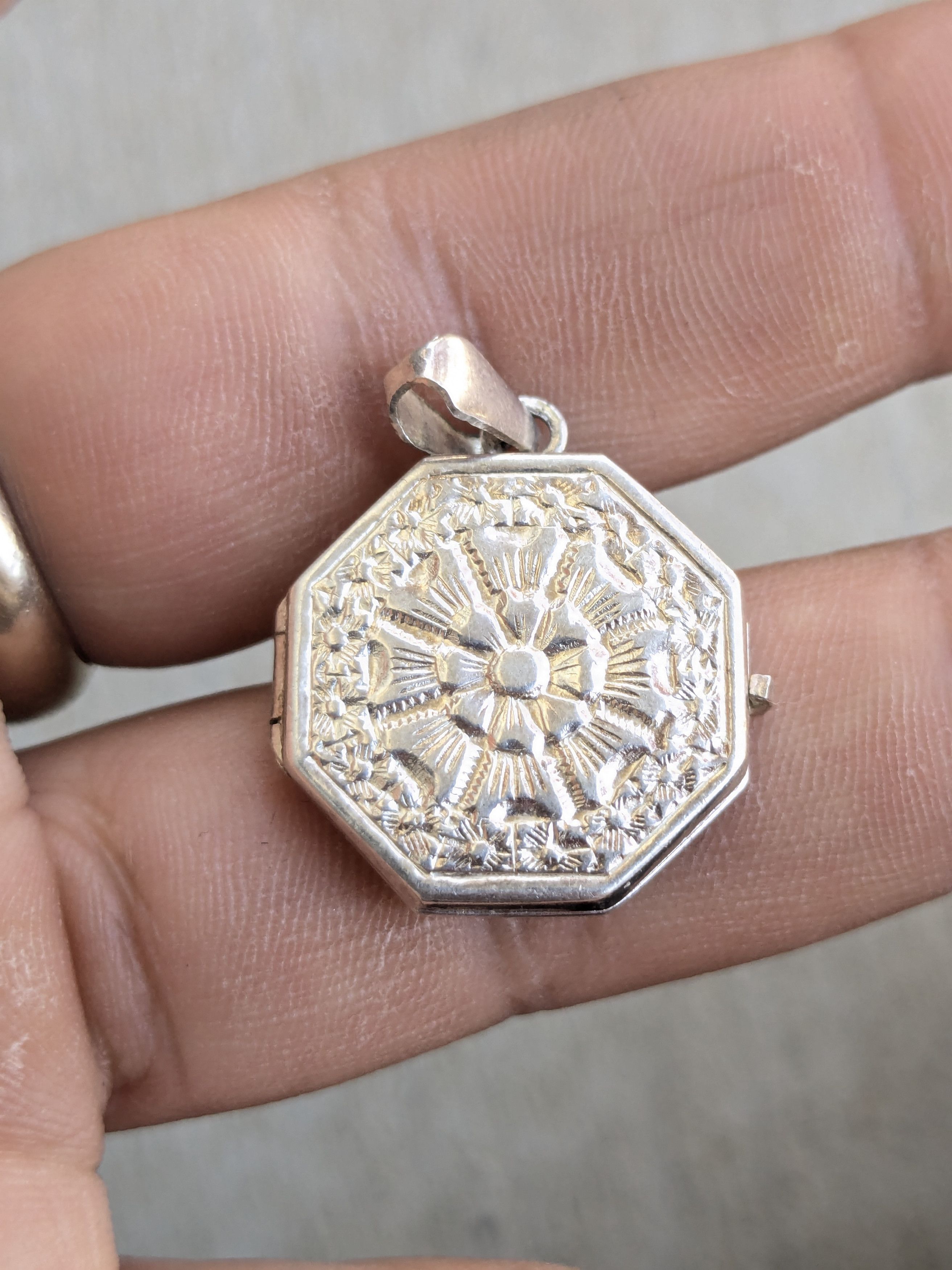 Jewelry Vintage Sterling Silver Pendant Locket Picture Octagon Size ONE SIZE - 9 Thumbnail
