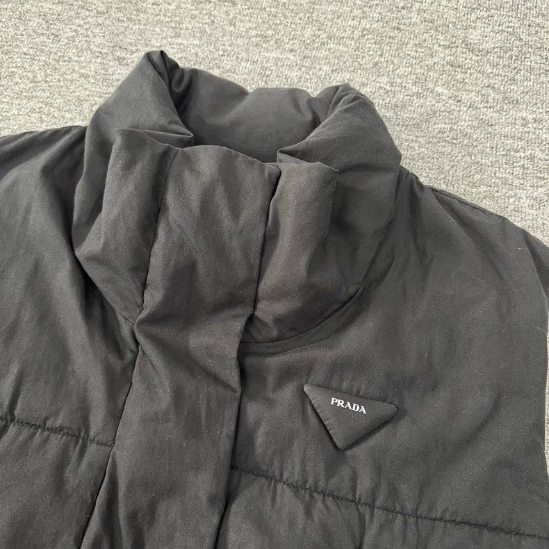 Prada Prada Size 38 Triangle logo short down vest size 38 2502- Size US XXS / EU 40 - 4 Thumbnail