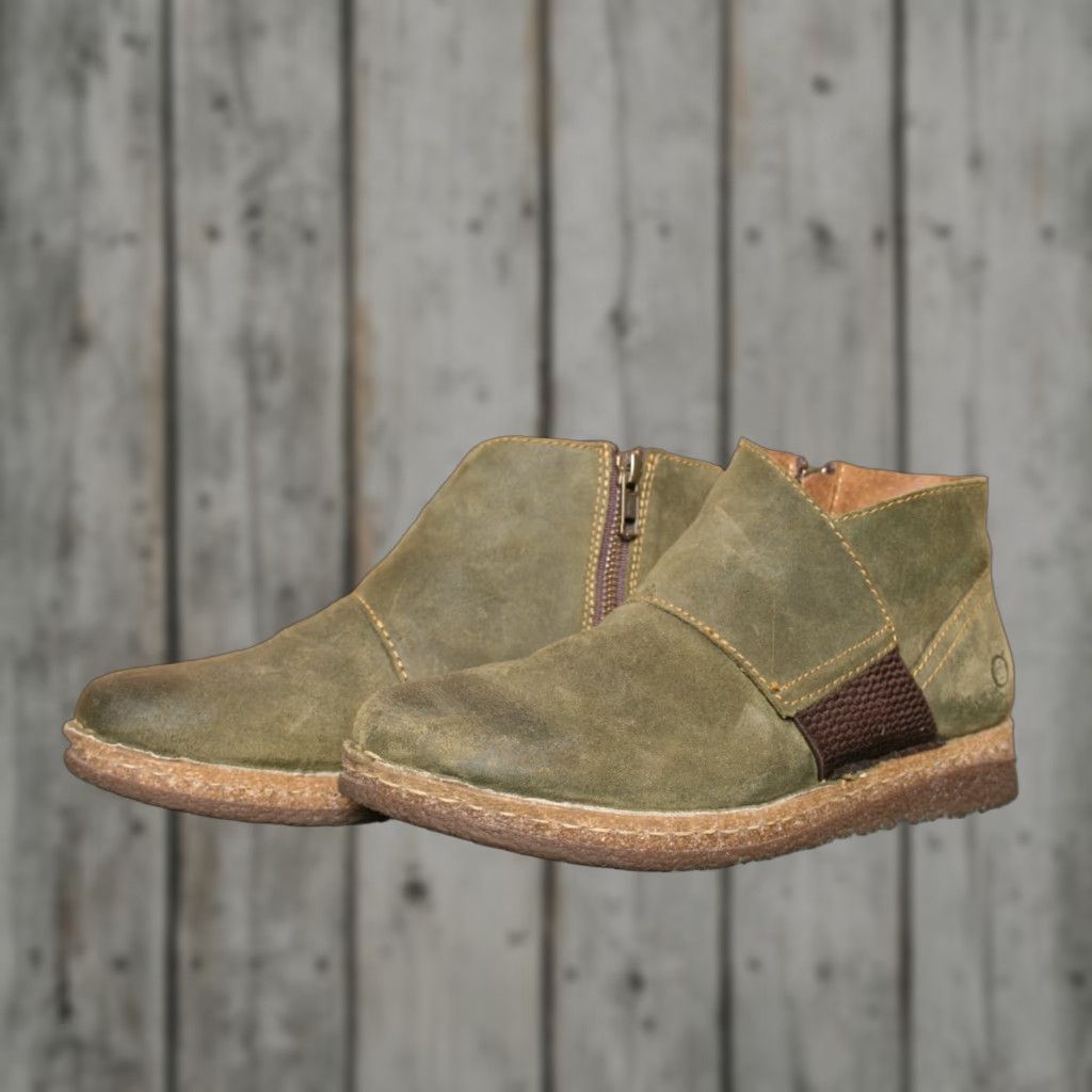 Born Børn Tora Olive Green Suede Side Zip Ankle Boots Sz. 8M Boots Women Suede Zip Bootie 8M Olive Green Børn Tora Limited? Size US 8 / IT 38 - 1 Thumbnail