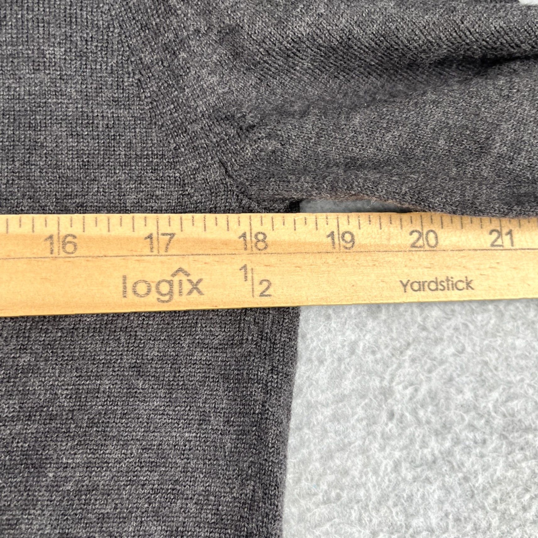Express Express Murino Wool Sweater Mens Medium Charcoal Grey V-Neck Pullover Knit Italian Theme Size US M / EU 48-50 / 2 - 6 Thumbnail