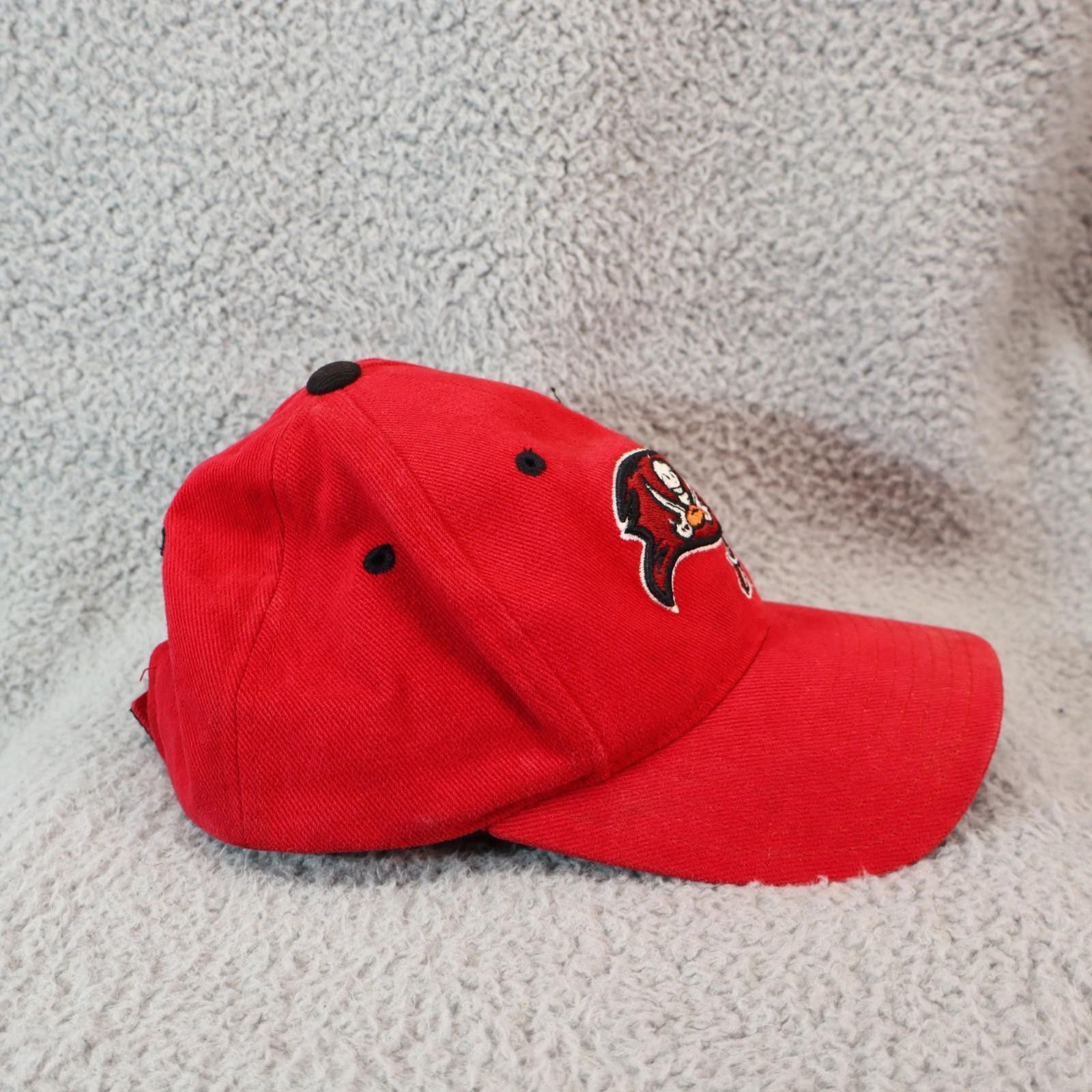 Logo Athletic Vtg Tampa Bay Buccaneers Logo Athletic Snapback Hat Red Size ONE SIZE - 3 Thumbnail