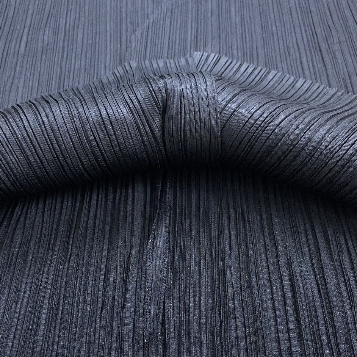 Pleats Please Issey Miyake Vintage Pleats Please Issey Miyake Stretch Black Vest Size US S / EU 44-46 / 1 - 11 Thumbnail