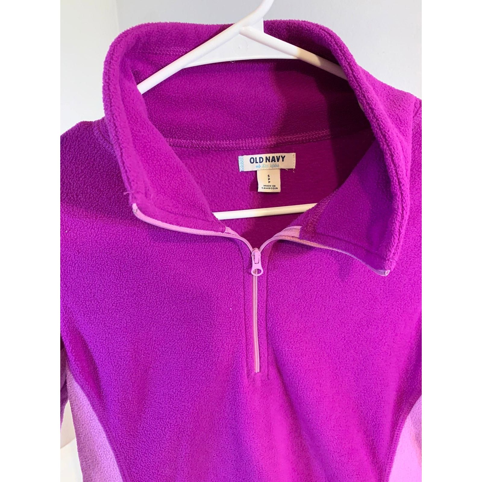Old Navy Old Navy fleece active shirts size S Size S / US 4 / IT 40 - 4 Thumbnail