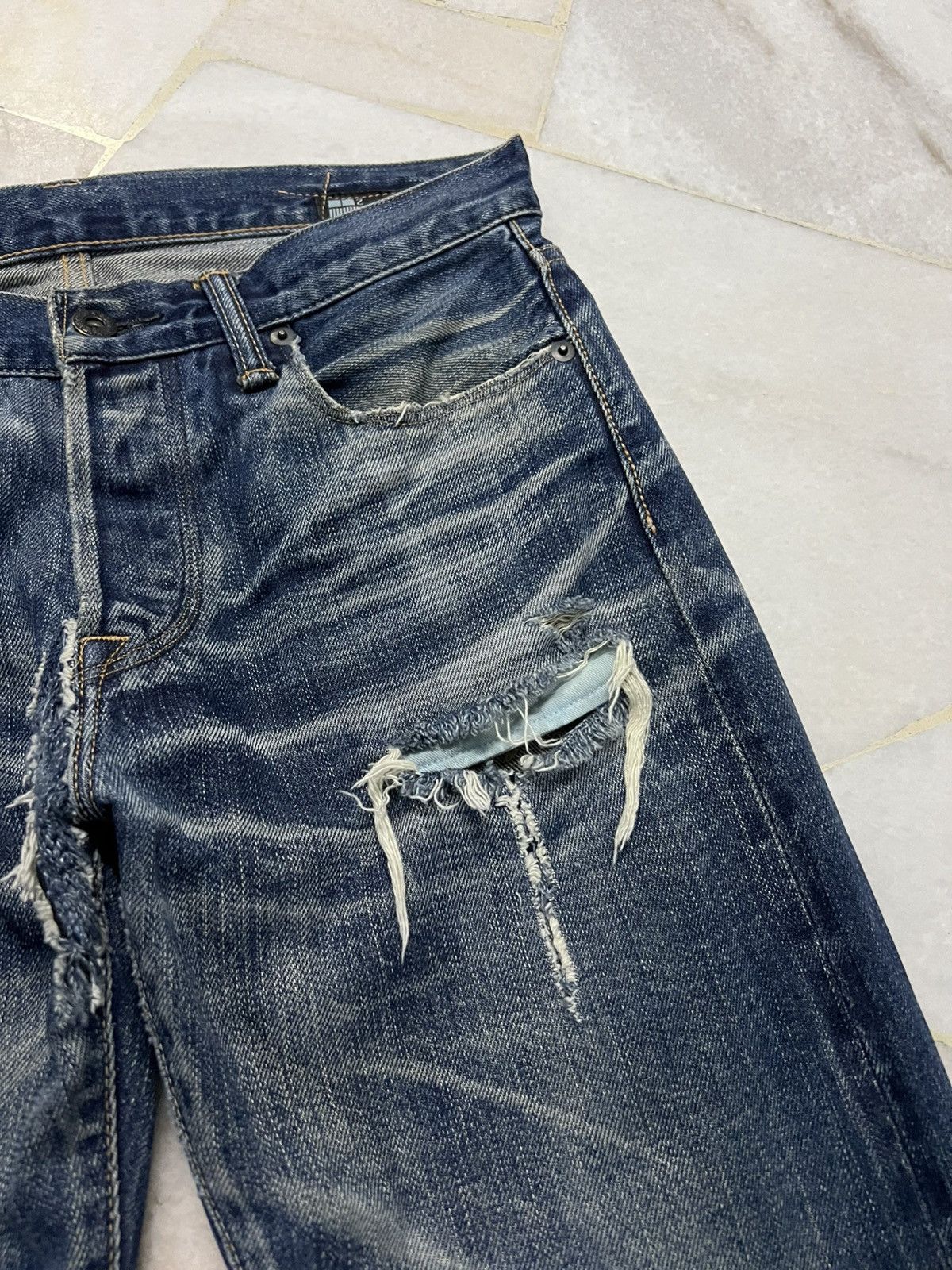 Japanese Brand Vintage Kuro Graphite Distressed Selvedge Jean Japan Size US 30 / EU 46 - 9 Thumbnail