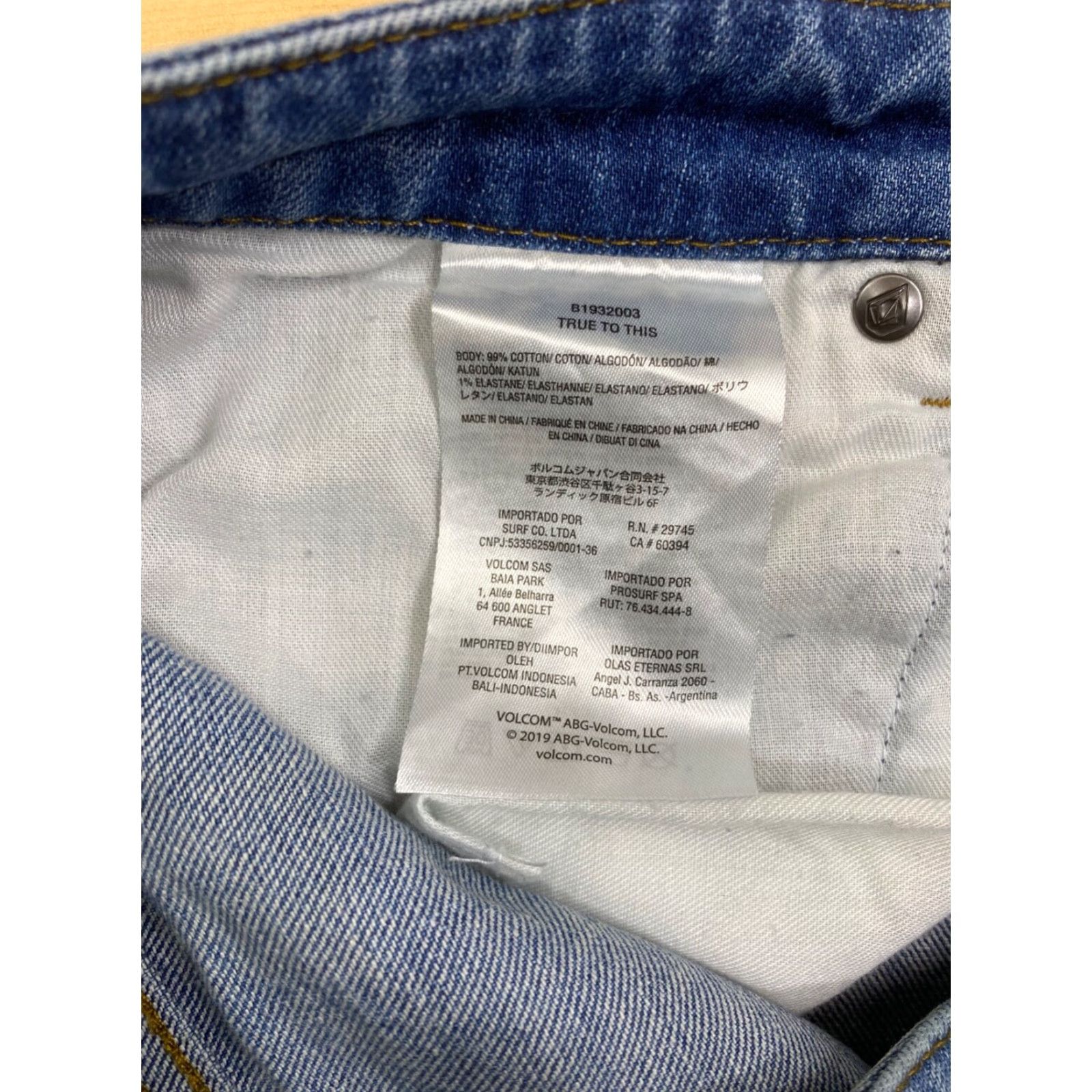 Volcom VINTAGE Volcom Jeans Mens Medium Washed Solver Style Modern Straight Cotton 30x27 Blue Denim 7060 Mens Jeans Straight Size US 30 / EU 46 - 5 Thumbnail