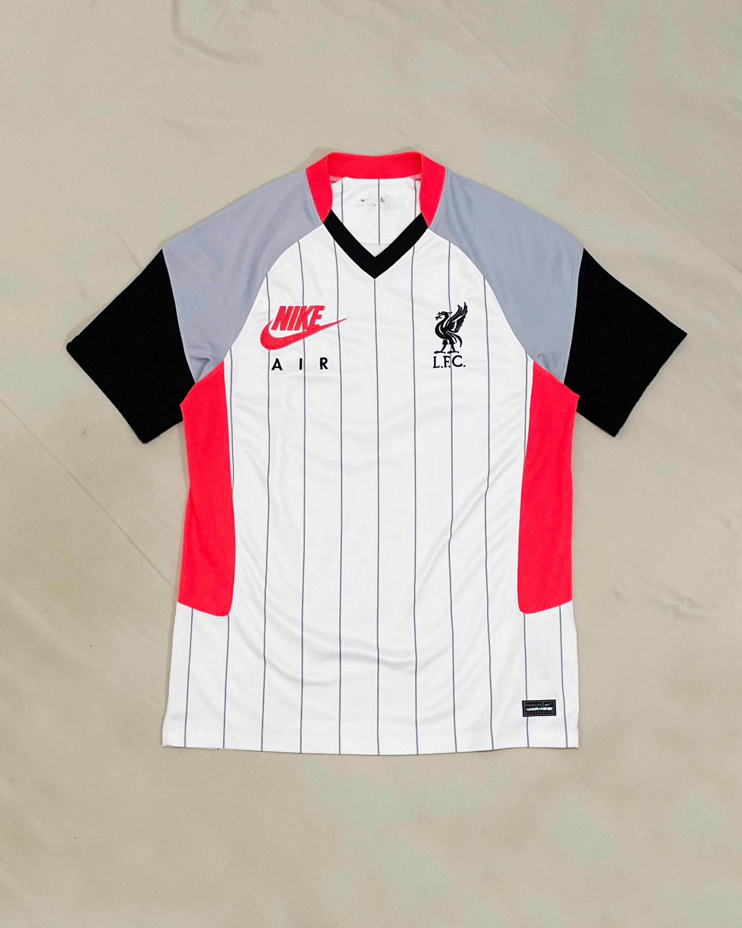Nike Liverpool Nike Air Max Stadium Jersey 2021 Size US M / EU 48-50 / 2 - 1 Thumbnail
