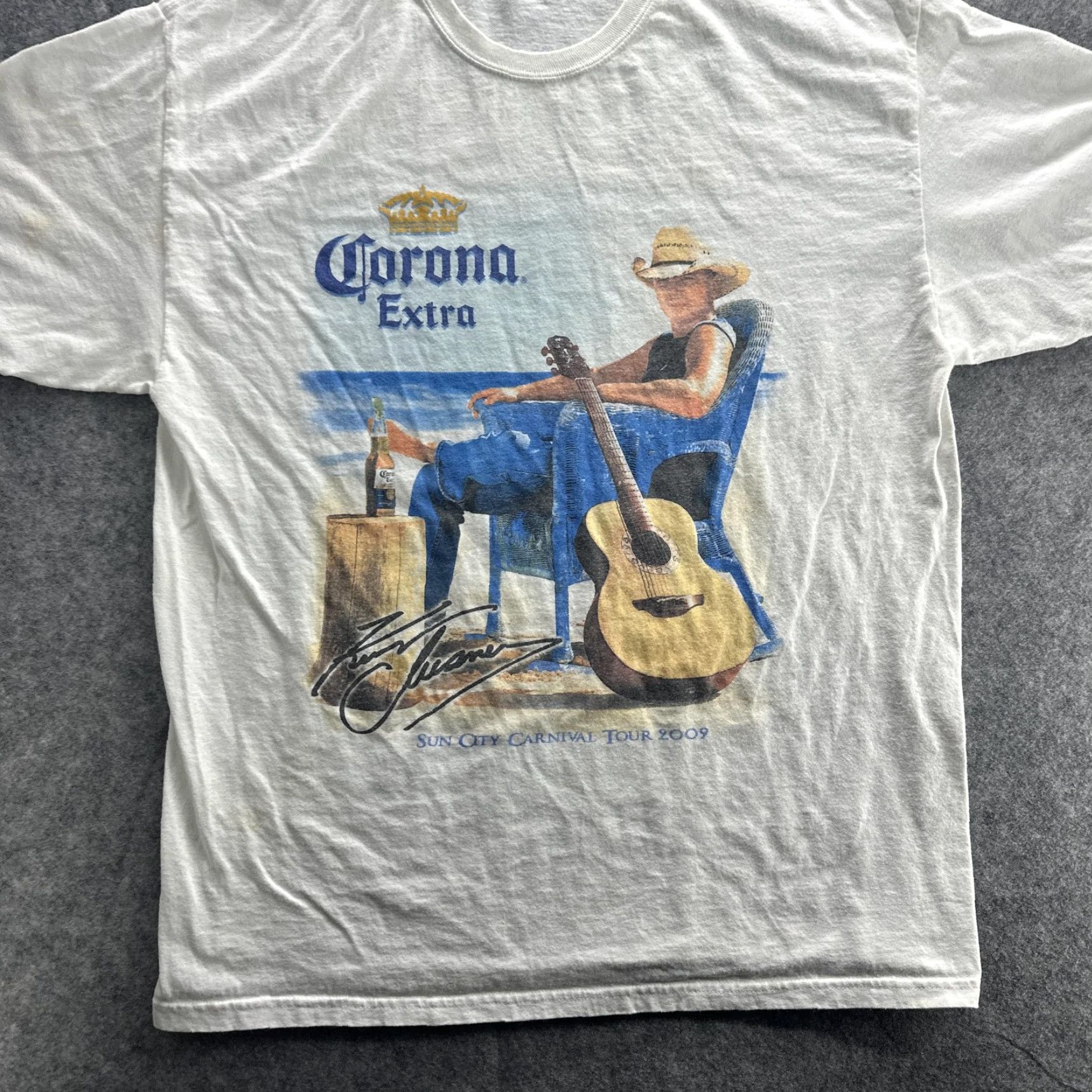 Hanes Kenny Chesney Corona Extra Concert T-Shirt Mens Large White Graphic 2009 Sun City Carnival Tour Size US L / EU 52-54 / 3 - 4 Thumbnail
