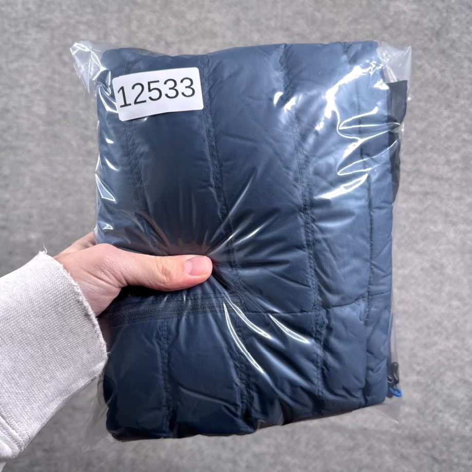 **Mens Mountain Hardware Dynotherm Blue 650 Goose Down Puffer Vest** User: Mens Mountain Hardware Dynotherm Blue 650 Goose Down Puffer Vest