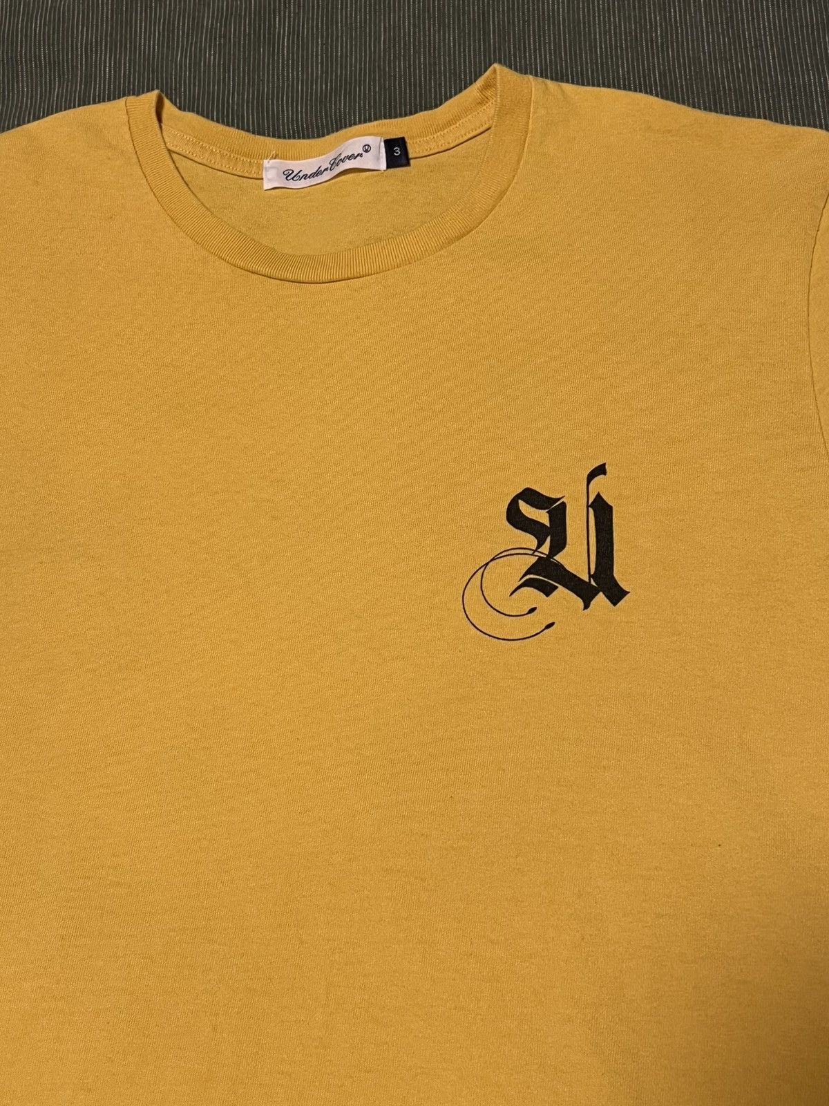 Undercover Undercover old english logo Size US L / EU 52-54 / 3 - 3 Thumbnail