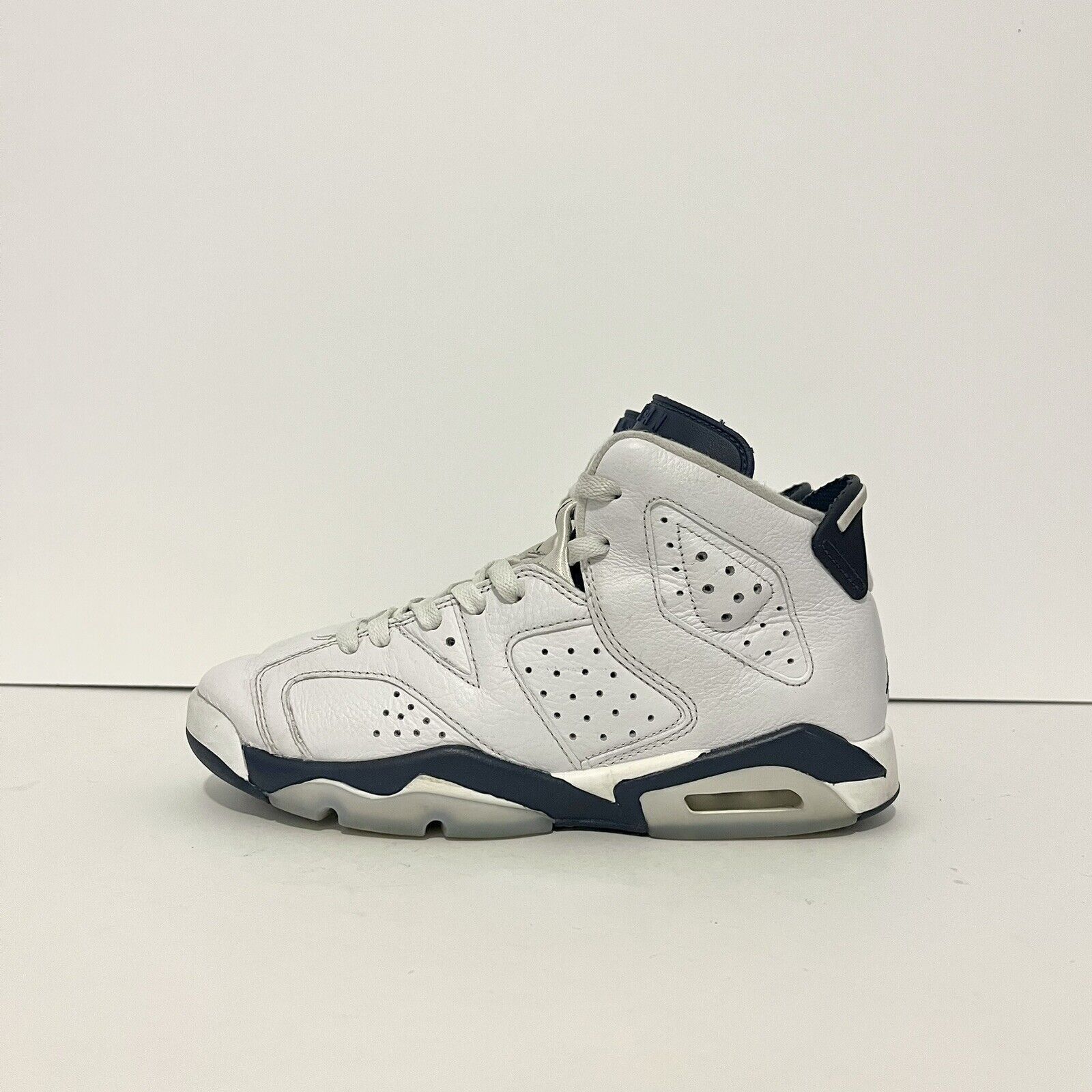 Nike 2022 Nike Air Jordan 6 VI Retro GS Midnight Navy 384665-141 Size US 7.5 / IT 37.5 - 1 Thumbnail