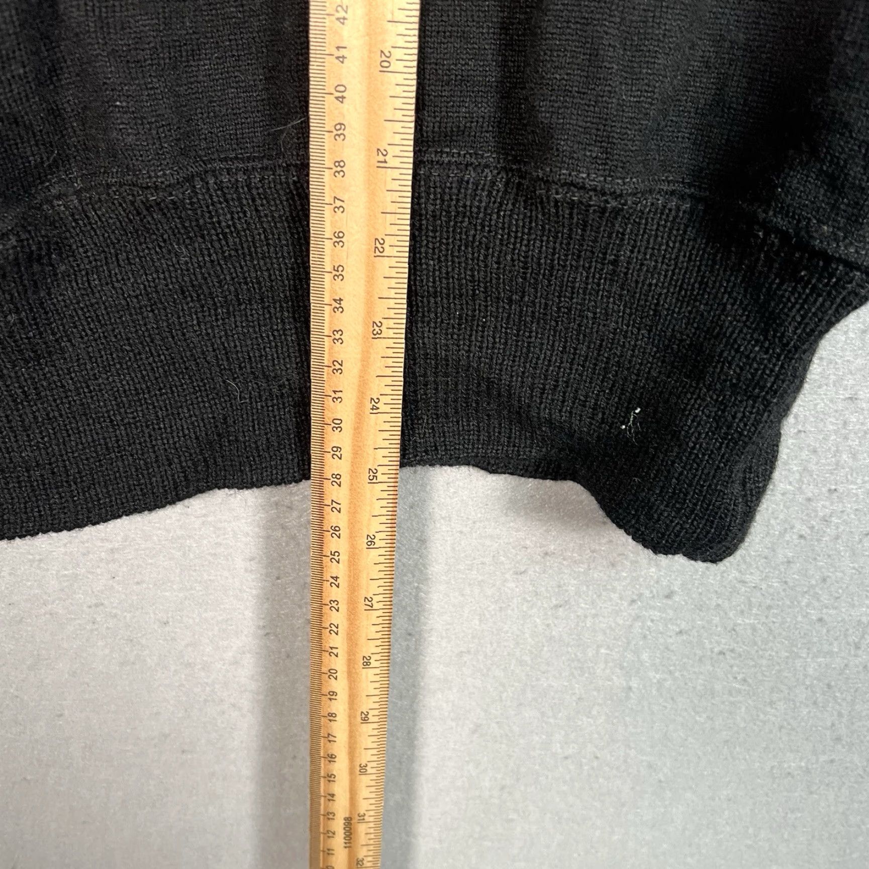 Vintage VINTAGE Holt's Sporting Goods Thompson Jr Hi V-Neck Pullover Sweater Black Mens M | 60's | Sweater | Pullover | V-Neck | Long Sleeve Size US M / EU 48-50 / 2 - 3 Thumbnail
