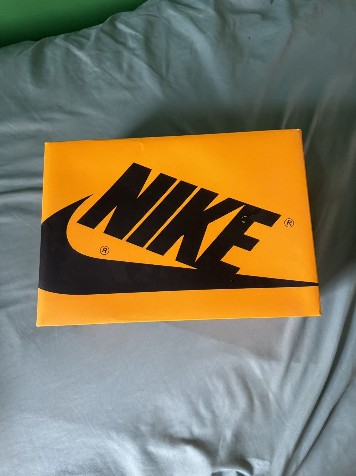Jordan Brand Nike Air Jordan 1 High Taxi 2022 Size US 12.5 / EU 45-46 - 7 Thumbnail