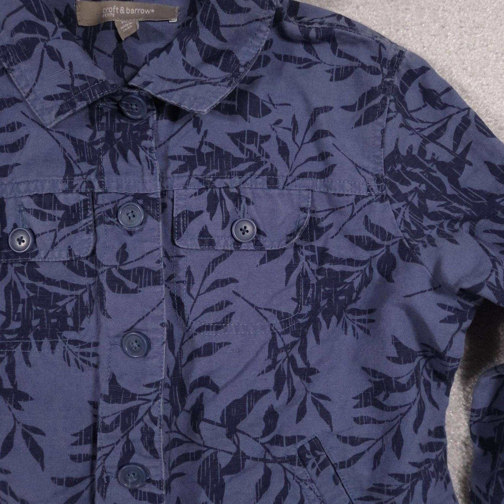 Croft & Barrow Croft & Barrow Jacket Womens Petite Medium Blue Leaf Print Linen Cotton Button Up Size M / US 6-8 / IT 42-44 - 4 Thumbnail