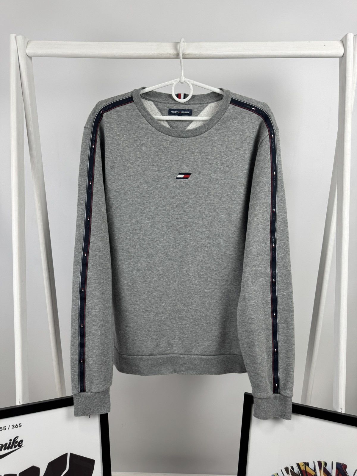 Tommy Hilfiger Rare Tommy Hilfiger Sweatshirt Size US L / EU 52-54 / 3 - 2 Thumbnail