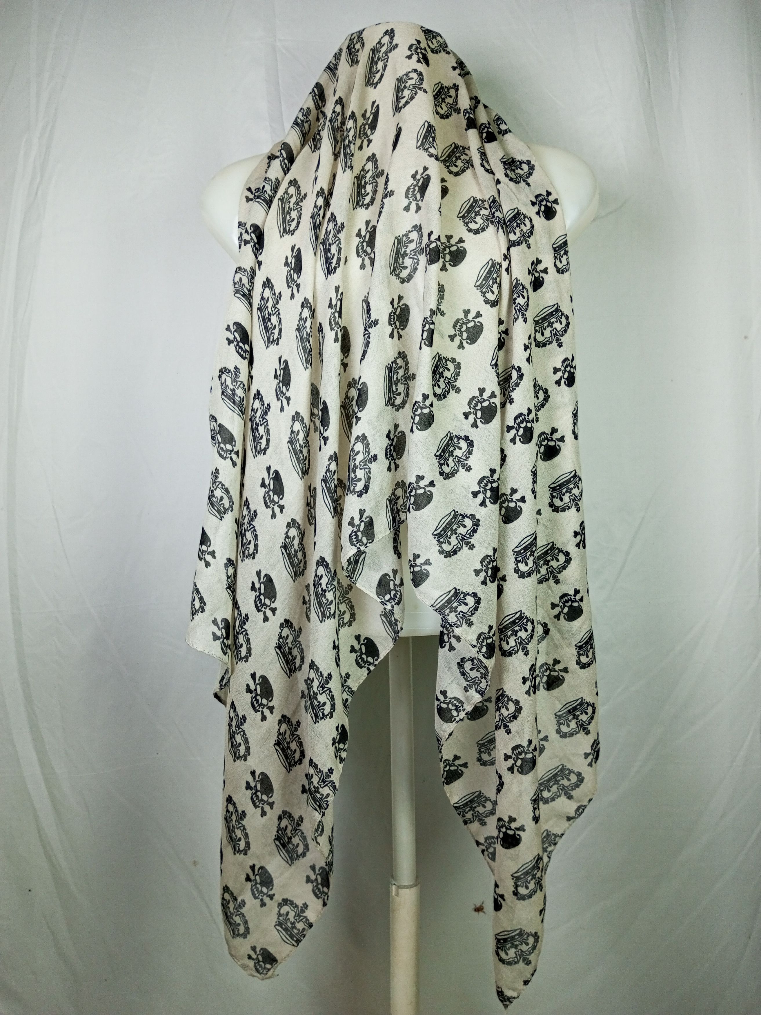 Japanese Brand Skulls & Crown Scarf Muffler Inspired By Alexander McQueen Size ONE SIZE - 6 Thumbnail