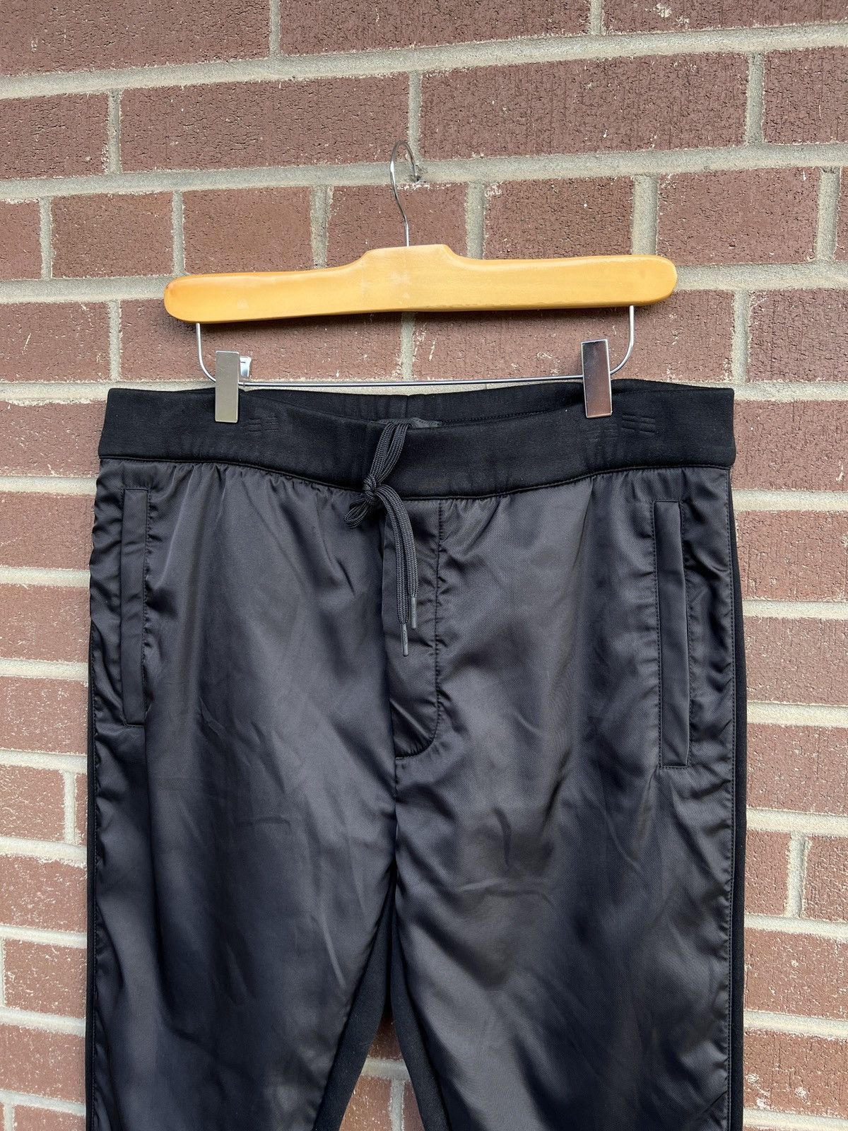 Prada PRADA UJP121 S192 1R4H Nylon Pants Joggers Casual Size US 32 / EU 48 - 13 Thumbnail