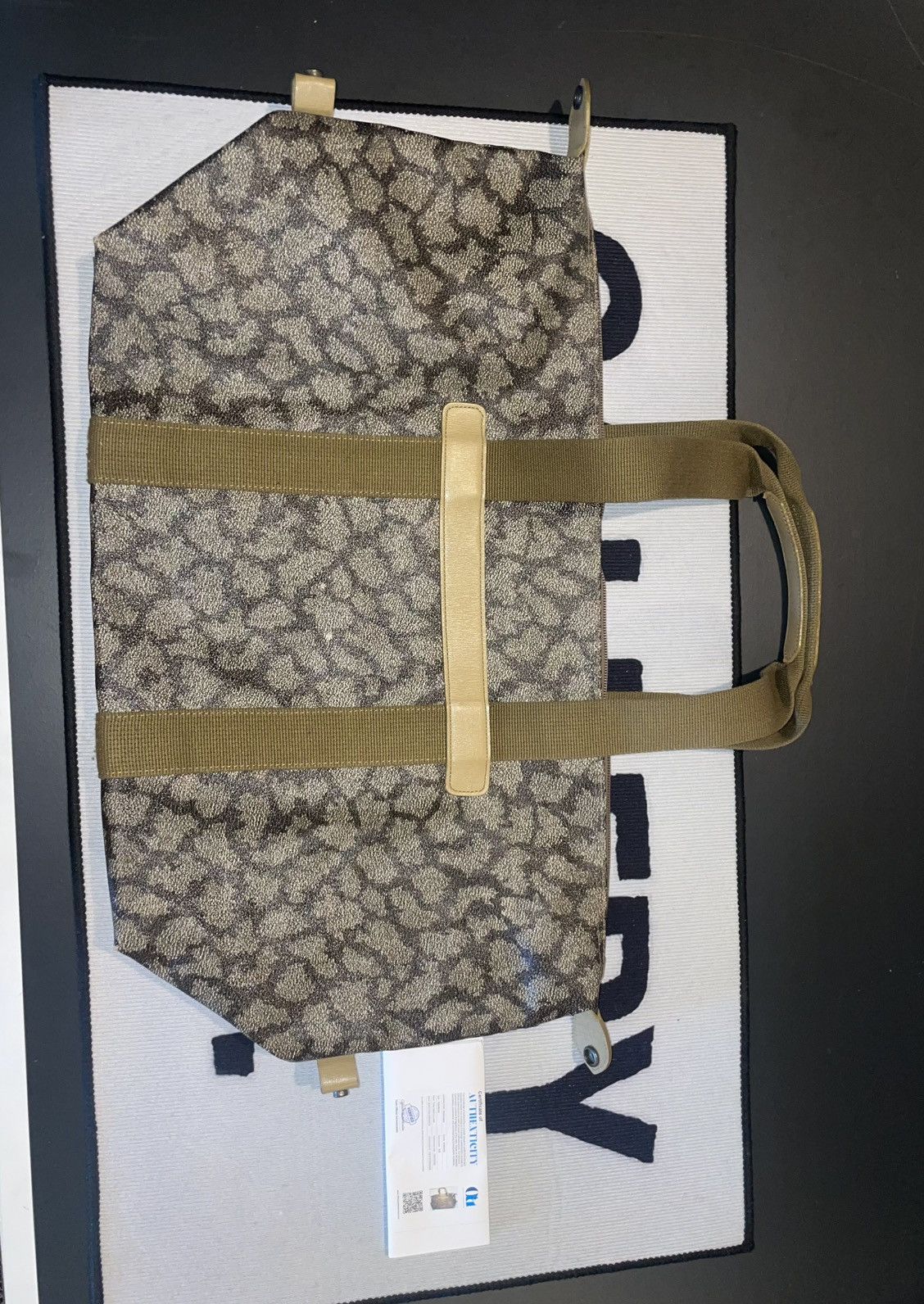 Yves Saint Laurent Yves Saint Laurent Giraffe Pattern Leather Boston Bag Size ONE SIZE - 3 Thumbnail