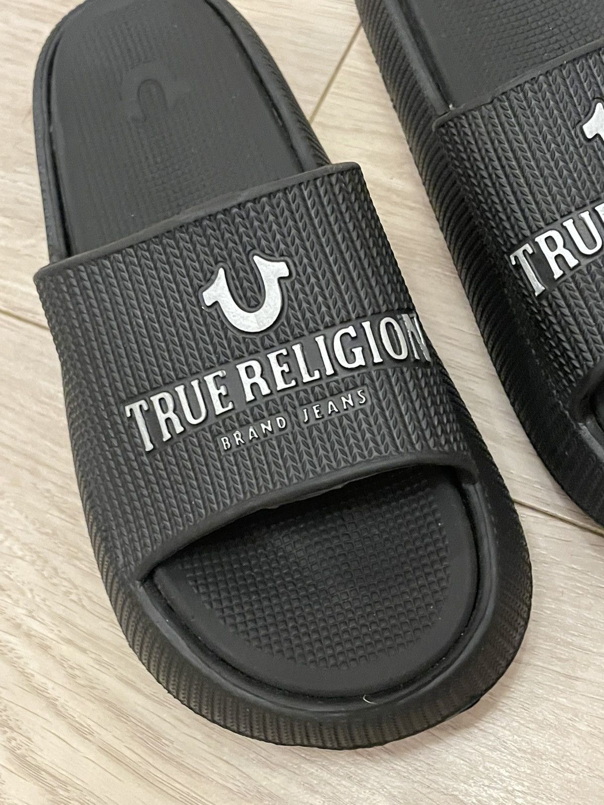 True Religion True Religion Black Slippers Size US 6 / IT 36 - 3 Thumbnail