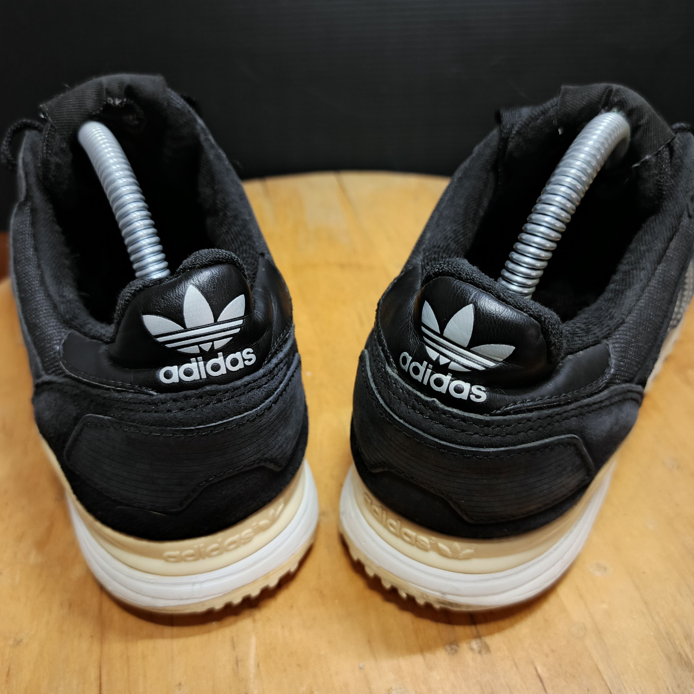 Adidas Adidas ZX 700 Size US 8 Black & Silver Pre-Owned Authentic Size US 8 / EU 41 - 4 Thumbnail