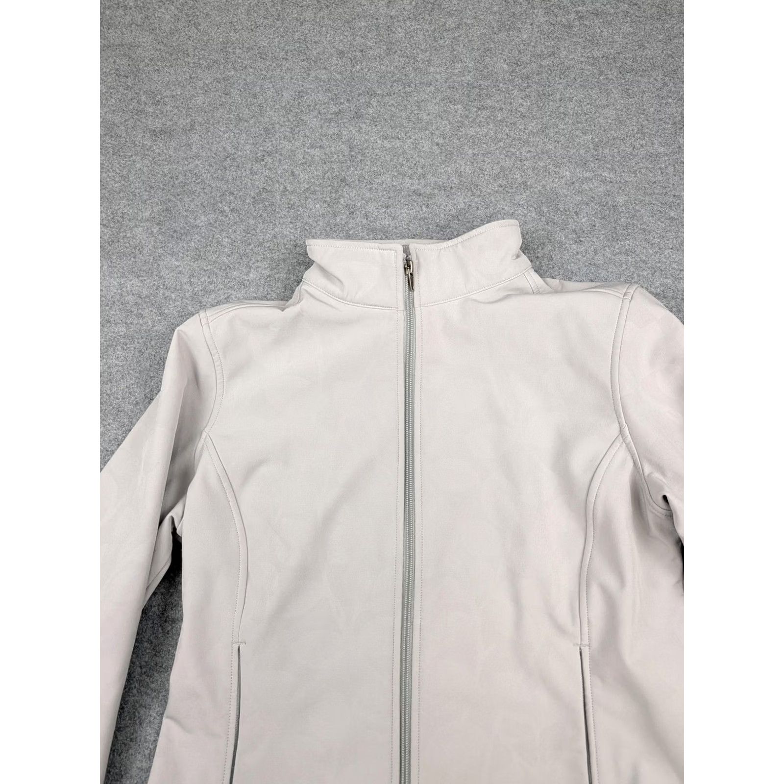 Patagonia VINTAGE Patagonia Jacket Womens Large Gray Softshell Full Zip Lined Floral Size L / US 10 / IT 46 - 4 Thumbnail
