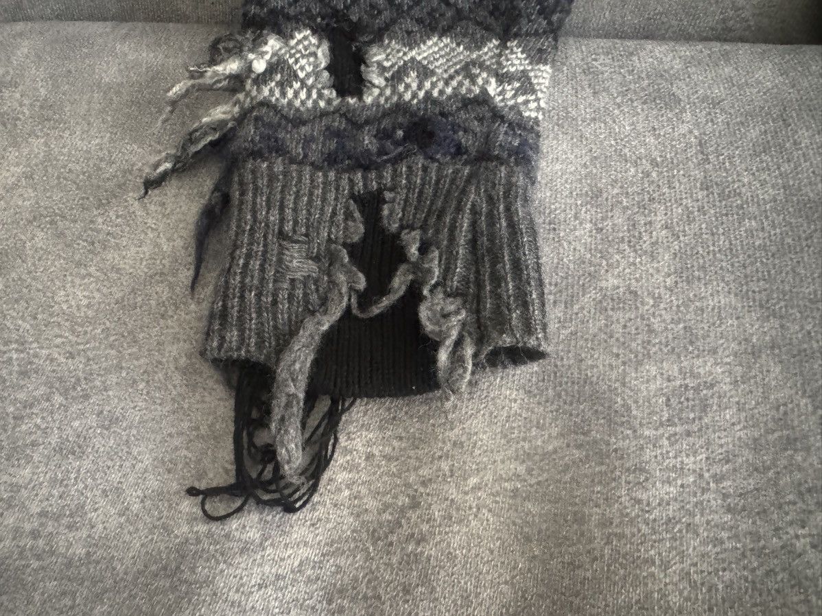 Balenciaga Balenciaga destroyed sweater Size US S / EU 44-46 / 1 - 5 Thumbnail