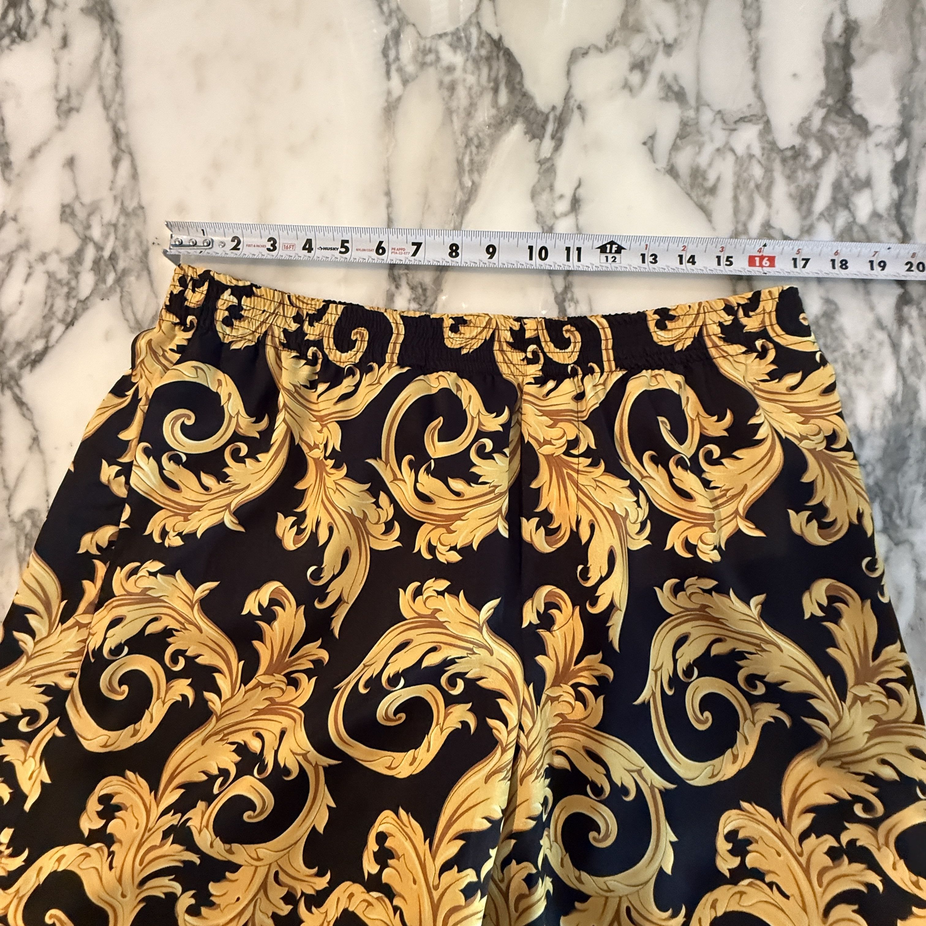 Versace Versace Men's Baroque Shorts Black Gold Print Shorts IT 52 Size US 34 / EU 50 - 13 Thumbnail