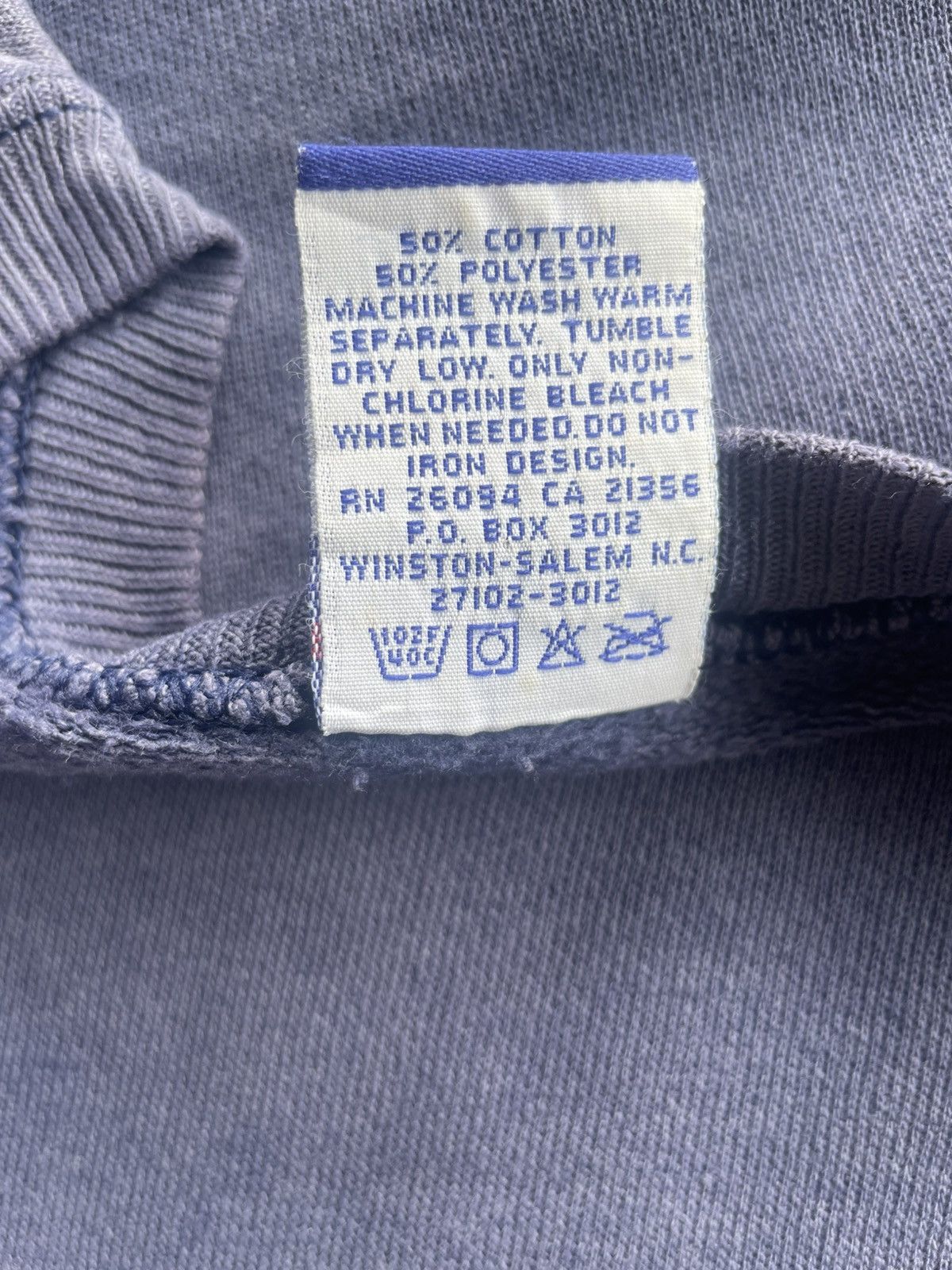 Champion Vintage Champion Faded Sweatshirt Size US L / EU 52-54 / 3 - 13 Thumbnail