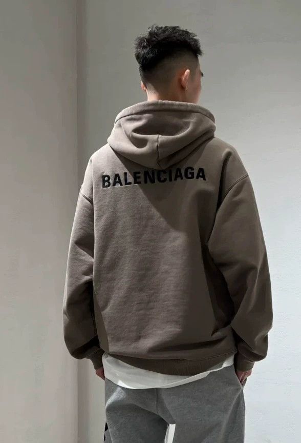 Balenciaga Balenciaga Gray front and back embroidered hoodie sweatshi Size US S / EU 44-46 / 1 - 5 Thumbnail