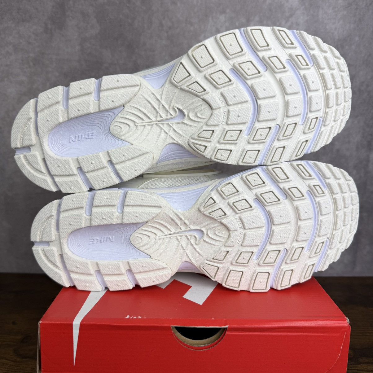 Nike NEW Nike Wmns V5 RNR Soft Pearl White Size 9.5 8M IH6355-047 Size US 9.5 / IT 39.5 - 7 Thumbnail