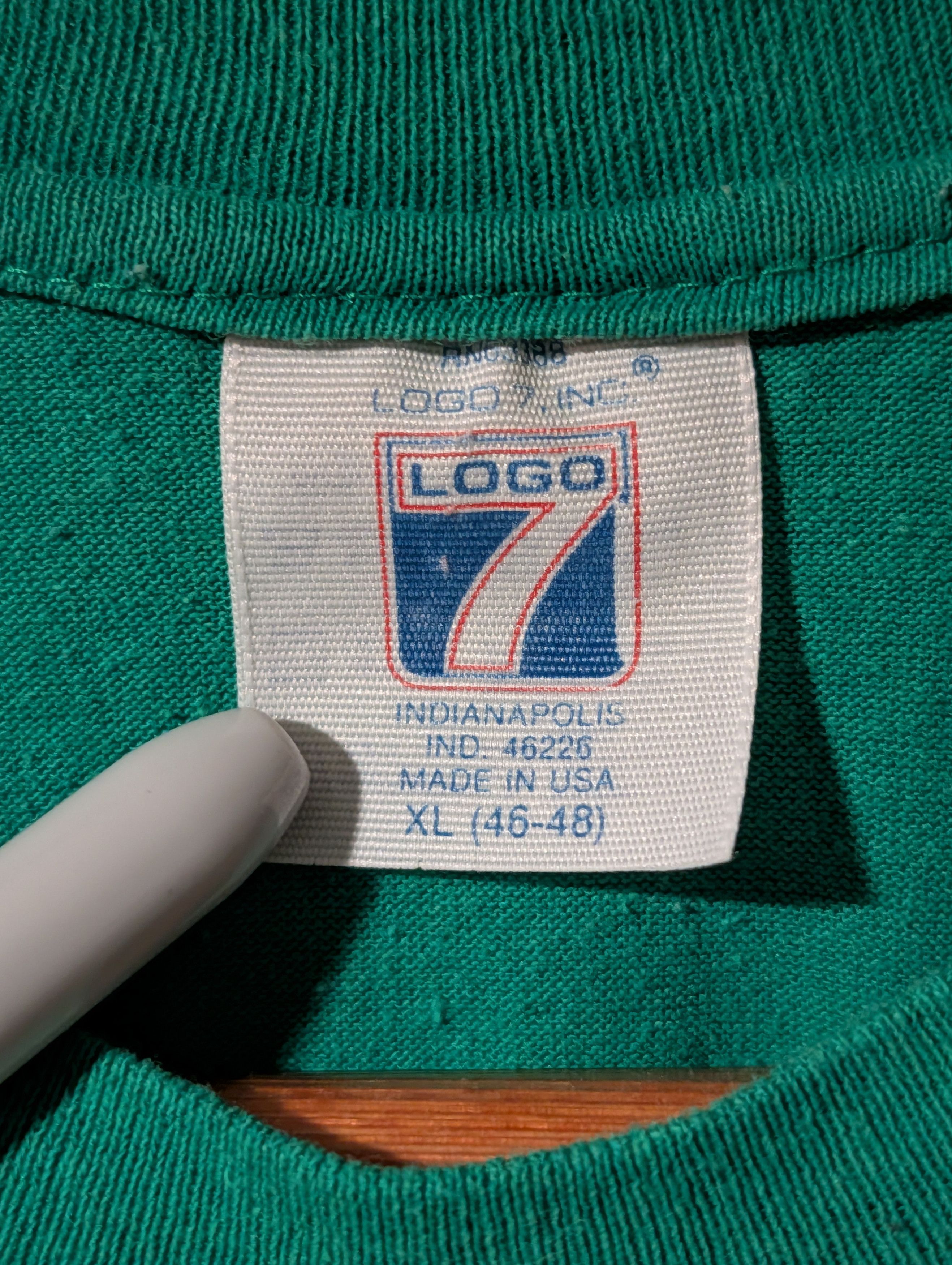 NFL Vintage 90s Philadelphia Eagles NFL Football Helmet T-Shirt Size US XL / EU 56 / 4 - 3 Thumbnail
