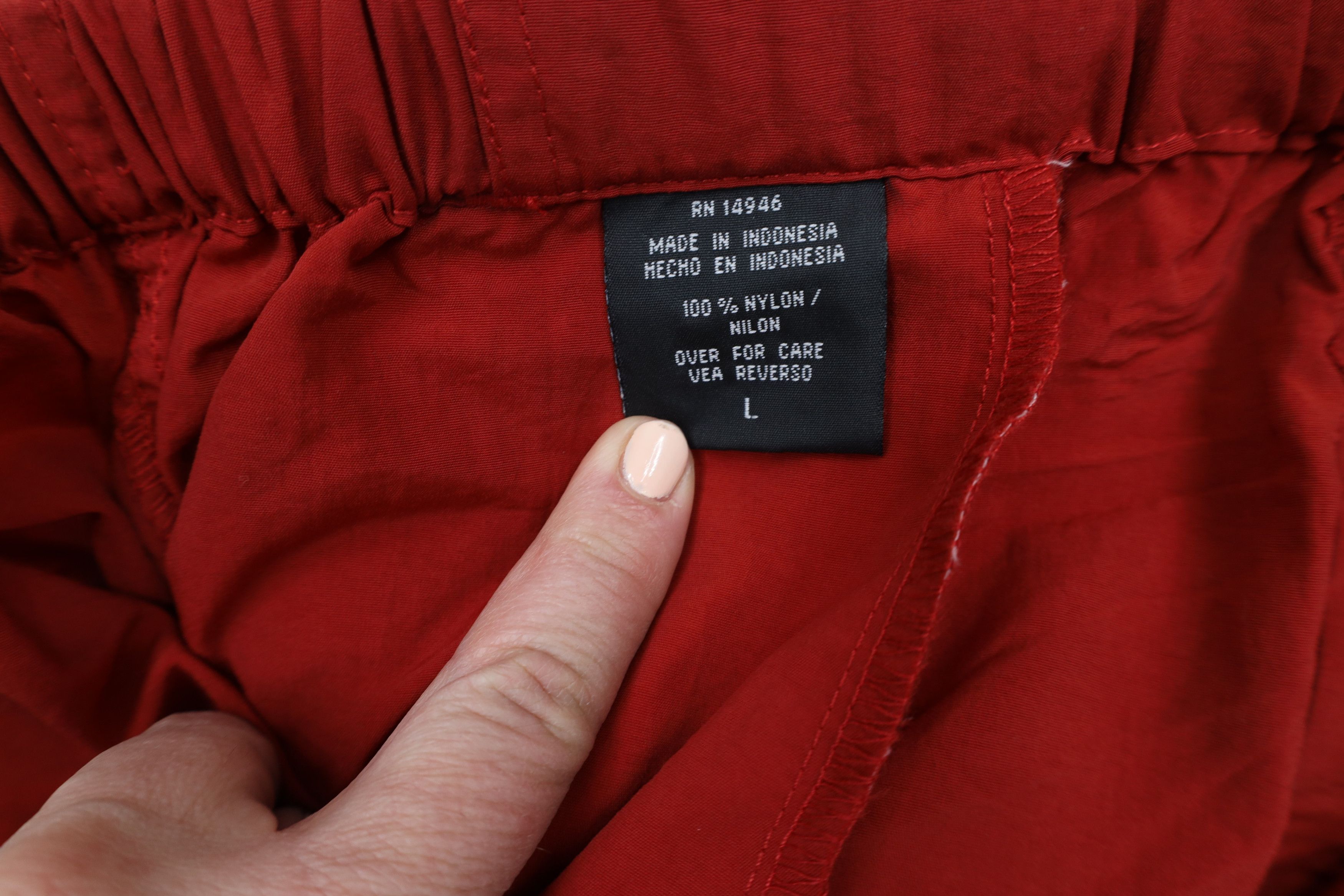Vintage Vintage 90s Streetwear Belted Hiking Cargo Shorts Red Size US 34 / EU 50 - 7 Thumbnail
