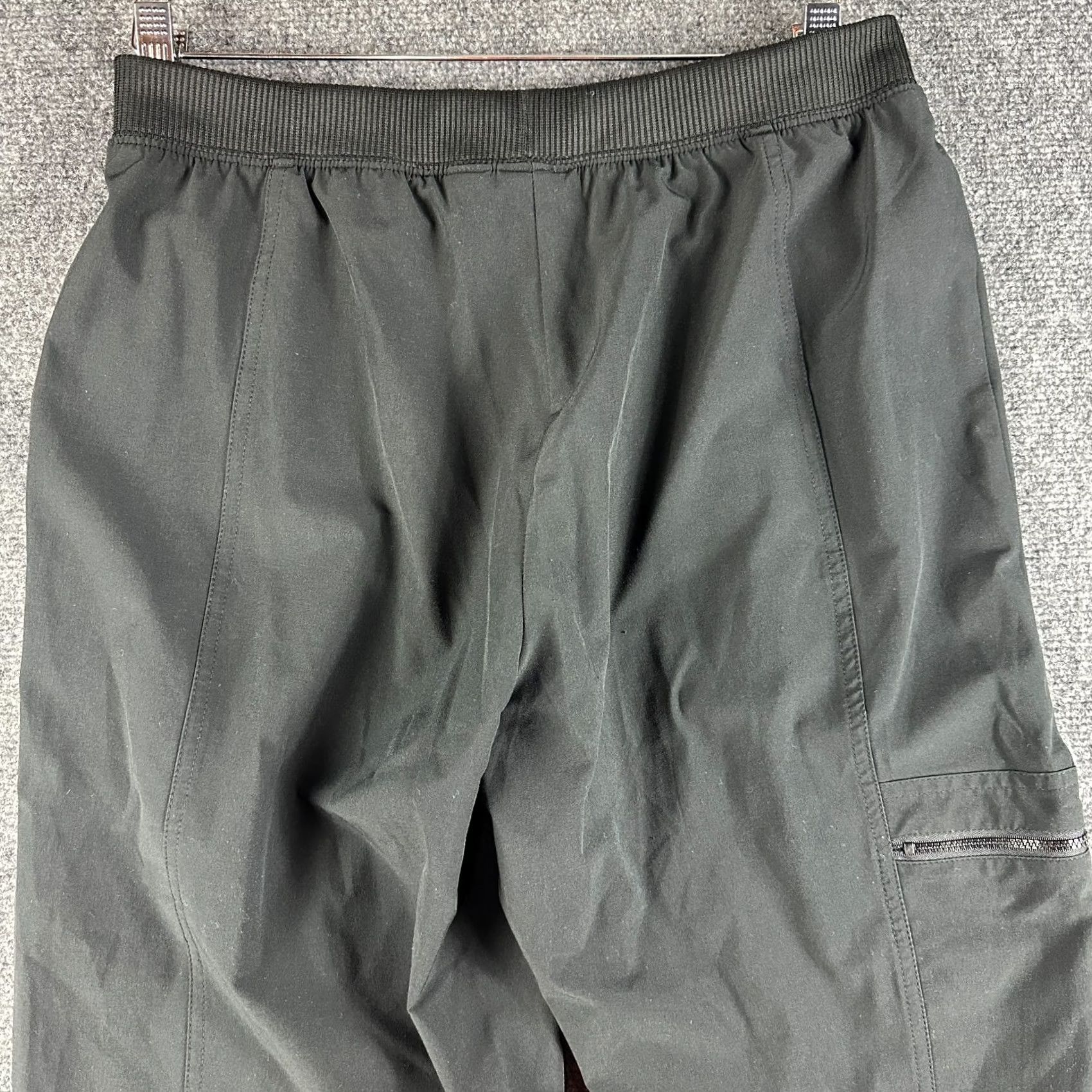 Vintage Chico's Zenergy Pants Womens Medium Black Stretch Crop Zip Pockets Size 32" / US 10 / IT 46 - 6 Thumbnail