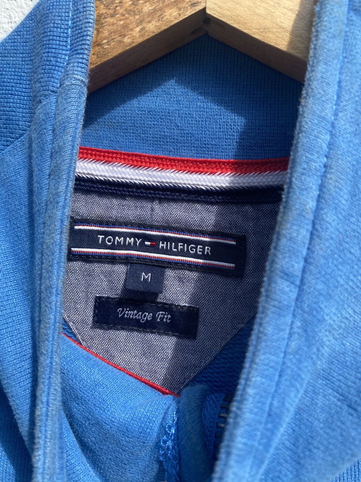 Tommy Hilfiger Vintage TOMMY HILFIGER Hoodie Sweatshirt Size US L / EU 52-54 / 3 - 7 Thumbnail