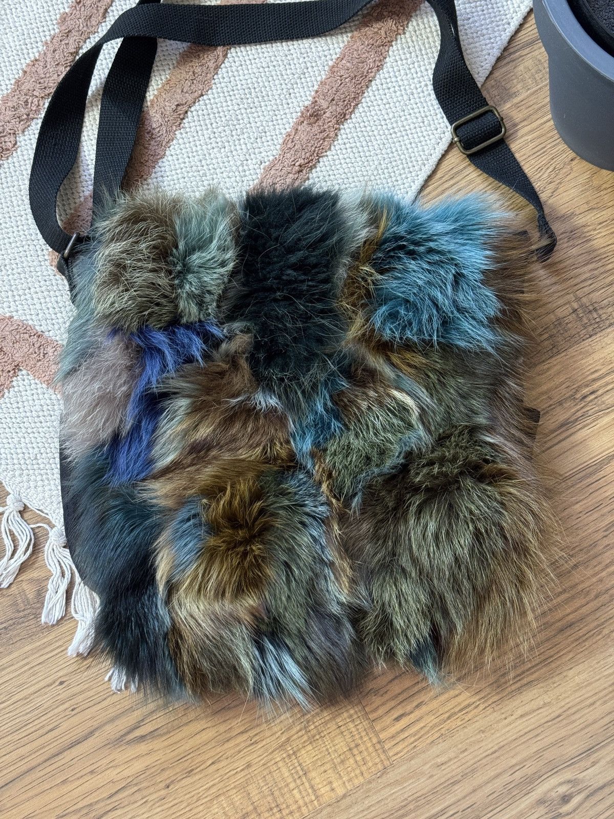 Vintage VINTAGE AVANT GARDE FUR STYLE 2000s CROSSBODY BAG Size ONE SIZE - 2 Thumbnail