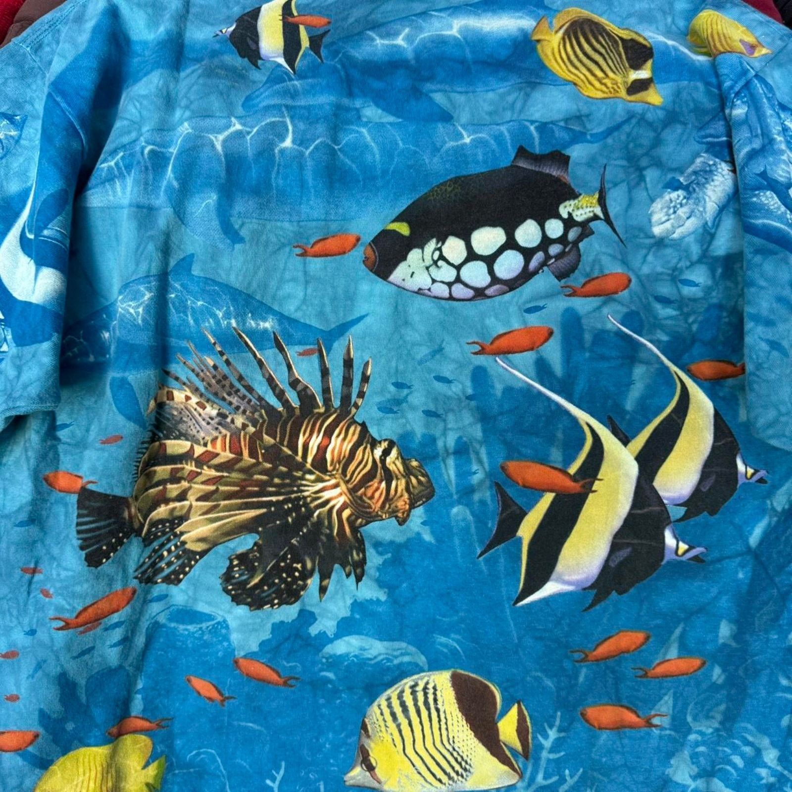 Liquid Blue Vintage 1998 liquid blue ocean aop turtle t-shirt Size US L / EU 52-54 / 3 - 8 Thumbnail