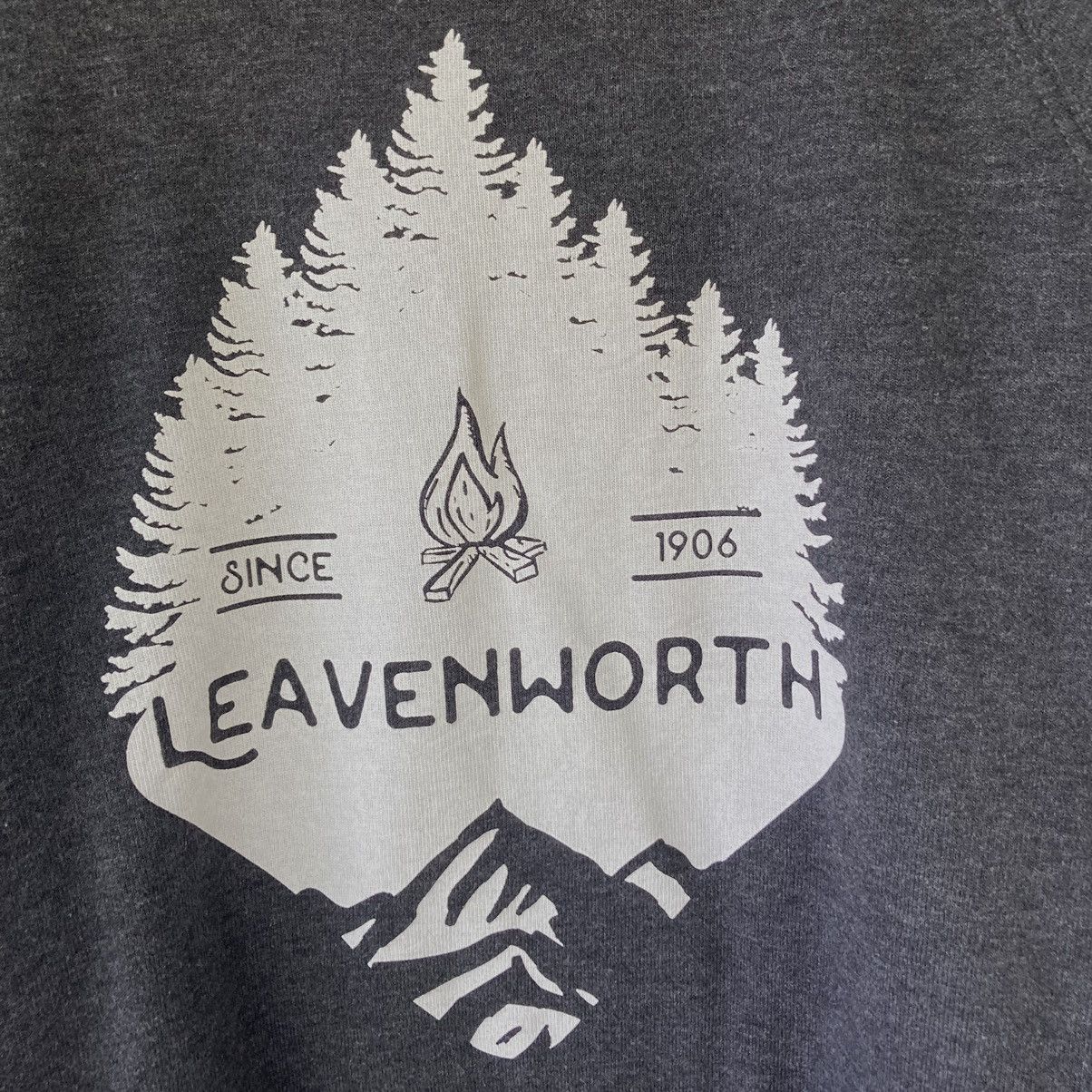 Vintage Vintage Leavenworth Grey Sweatshirt Big Logo Crewneck Size US M / EU 48-50 / 2 - 4 Thumbnail