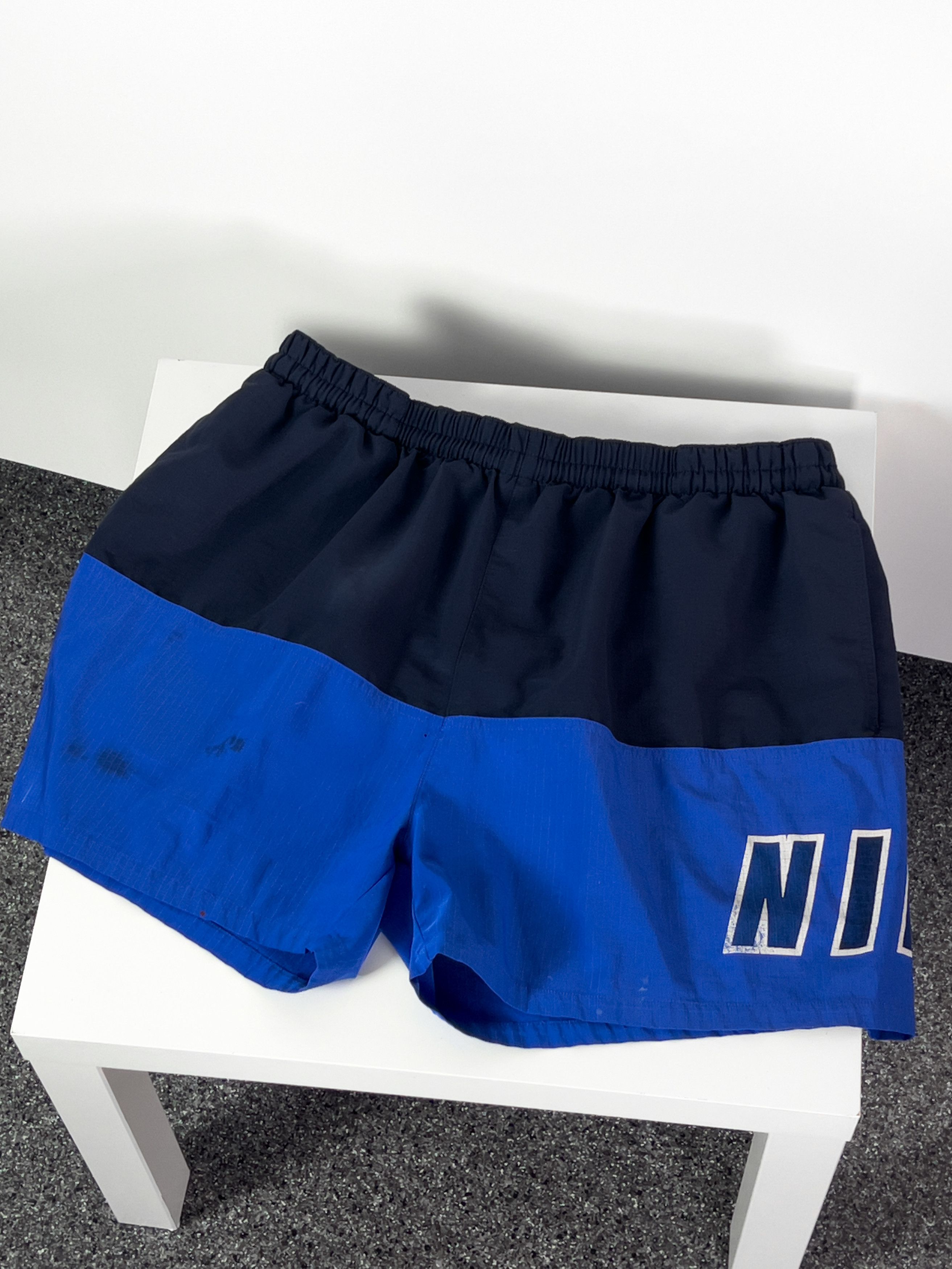 Nike Nike Vintage 90`s Men`s Shorts Size US 38 / EU 54 - 4 Thumbnail