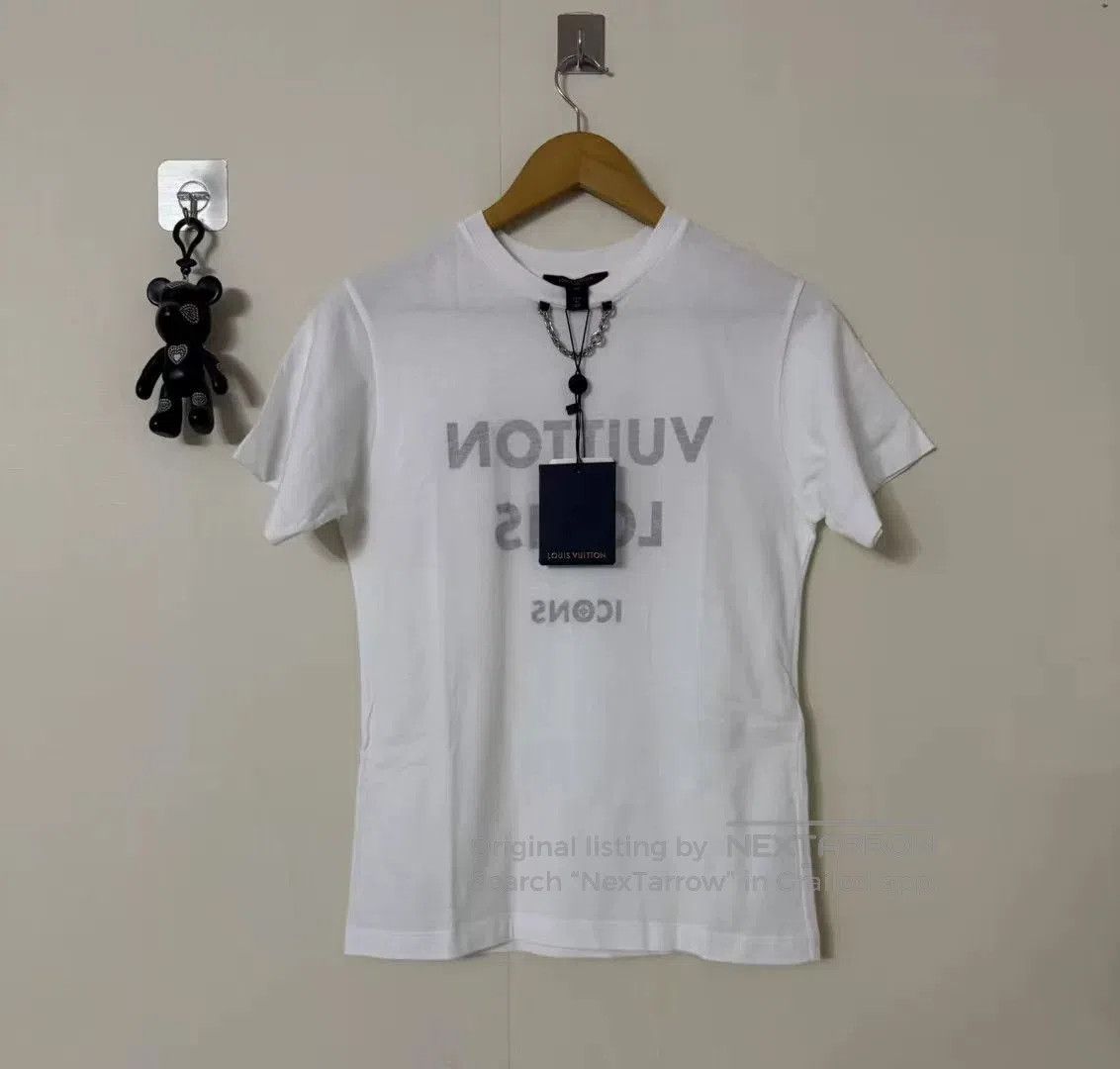 Louis Vuitton LV Chain Letter Short-Sleeve Top. Size XS / US 0-2 / IT 36-38 - 1 Thumbnail