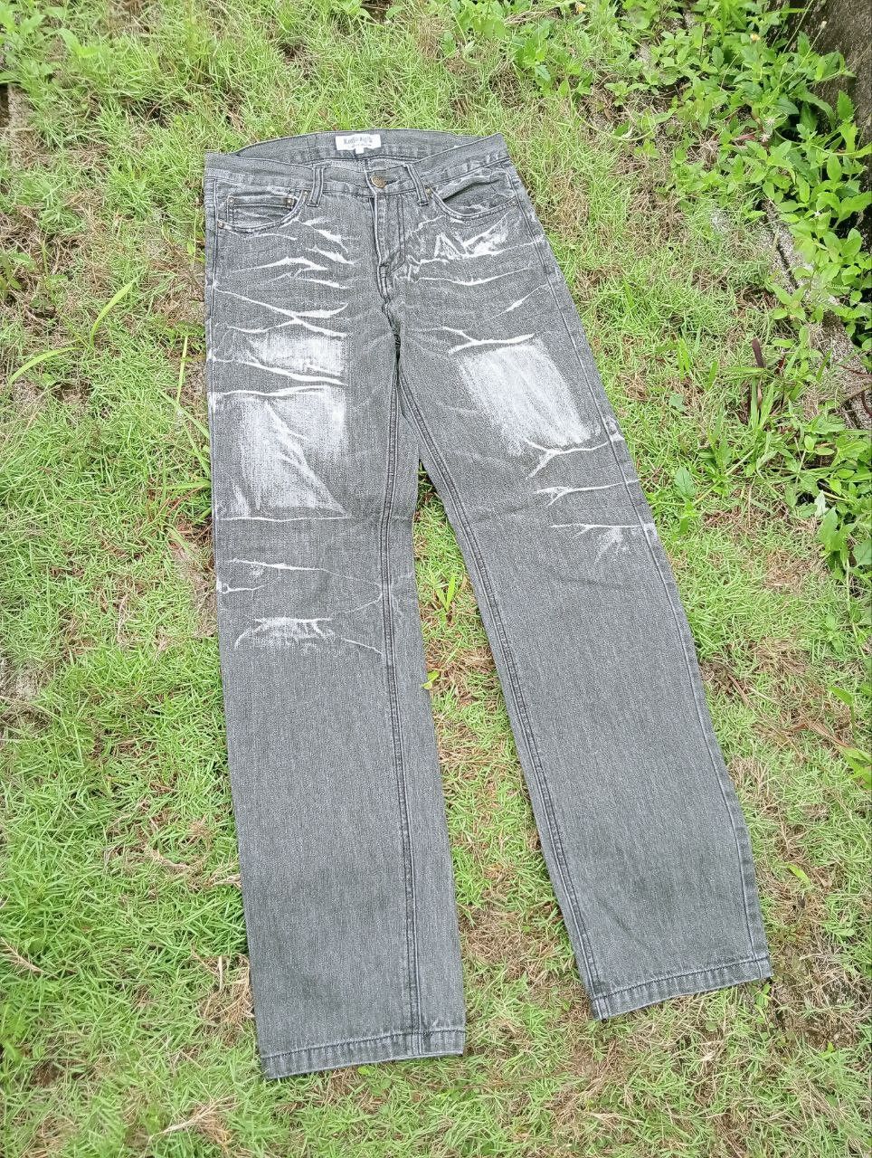LOWBOX LOWBOX JAPAN DISTRESSED LOOK JEANS Size US 32 / EU 48 - 3 Thumbnail