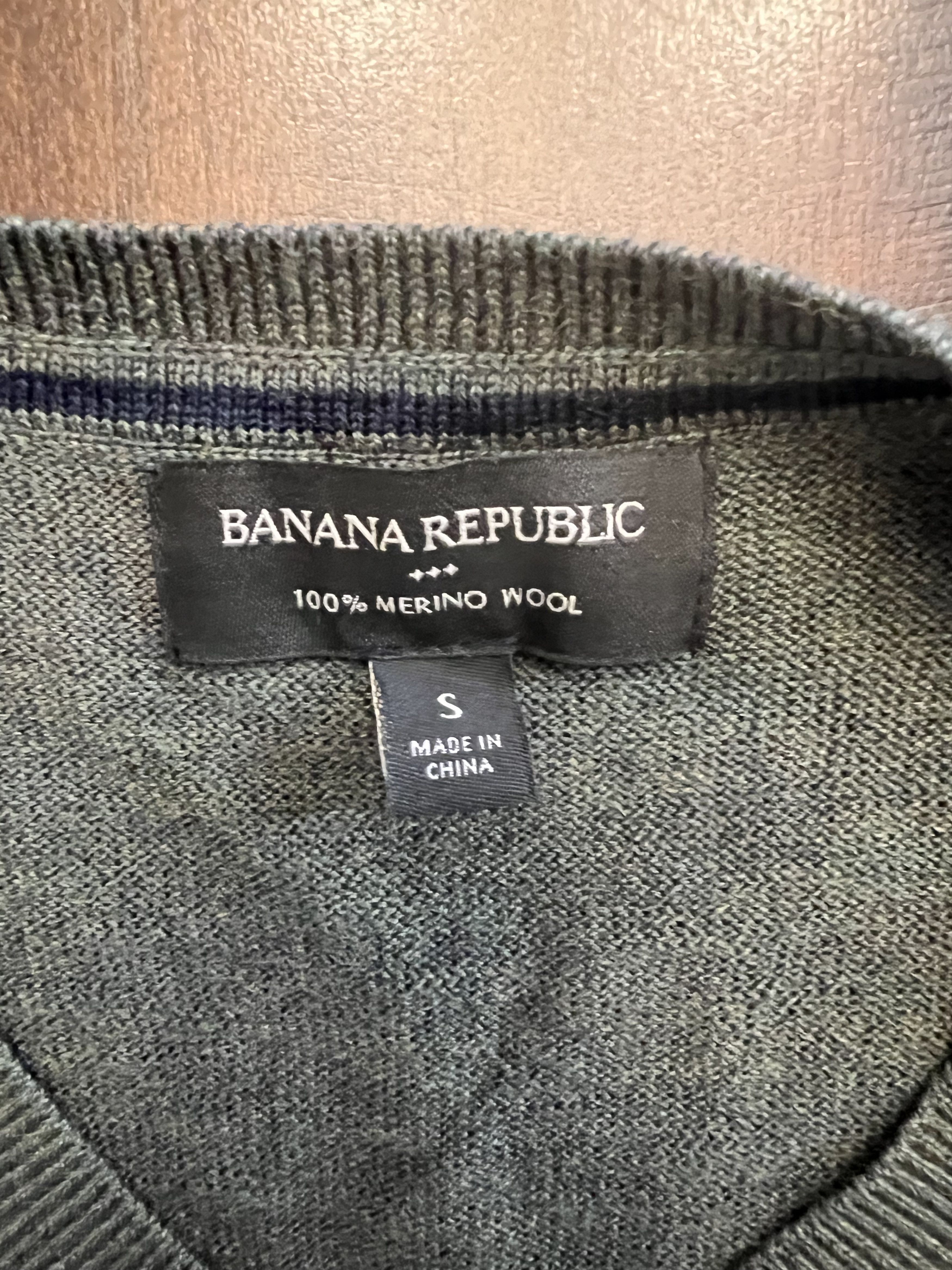 Banana Republic Banana Republic merino wool green v-neck sweater Size US S / EU 44-46 / 1 - 3 Thumbnail