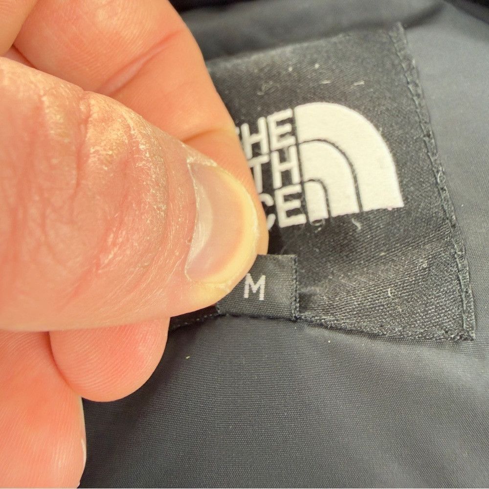 The North Face The North Face Women's Size Medium 700 Down Fill Nuptse Bla Size M / US 6-8 / IT 42-44 - 2 Thumbnail