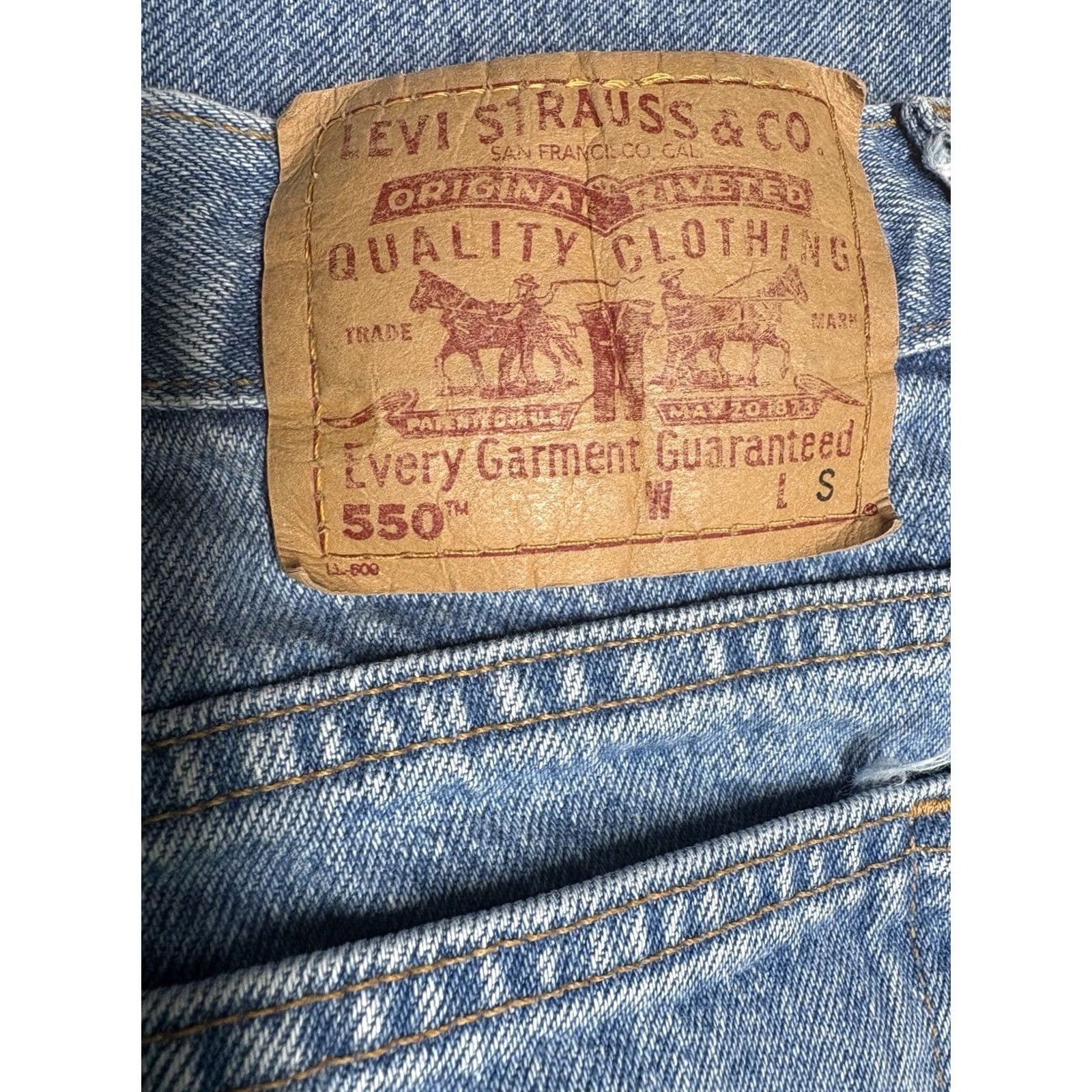Levi's VINTAGE Levi’s 550 Jeans Mens USA 38x32 Relaxed Fit Taper Boot Slit Denim Blue 5-Pocket Design Mens US 550 Style 550s Size US 38 / EU 54 - 2 Thumbnail