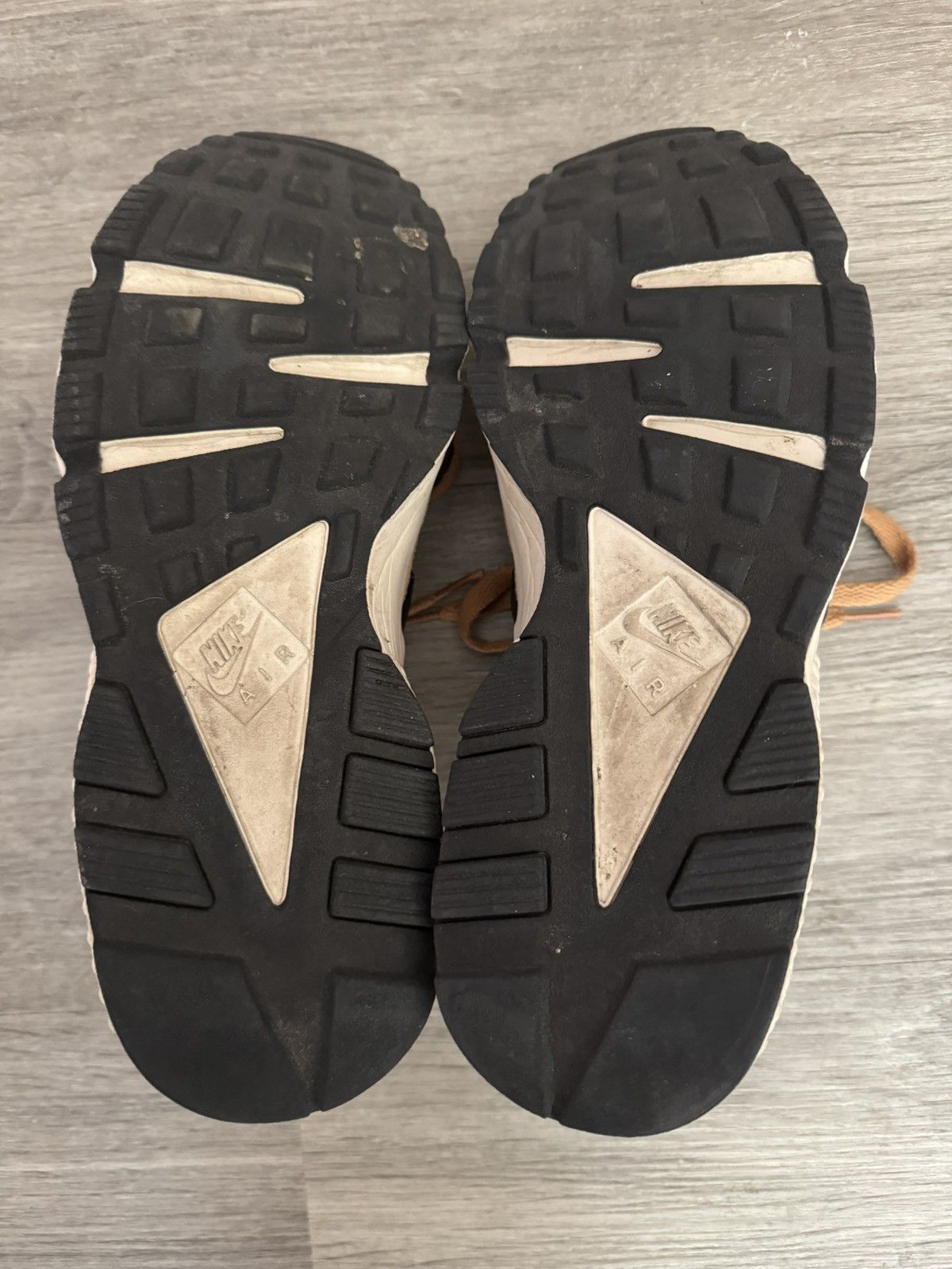 Nike Nike Huarache Wheat Size US 10 / EU 43 - 7 Thumbnail
