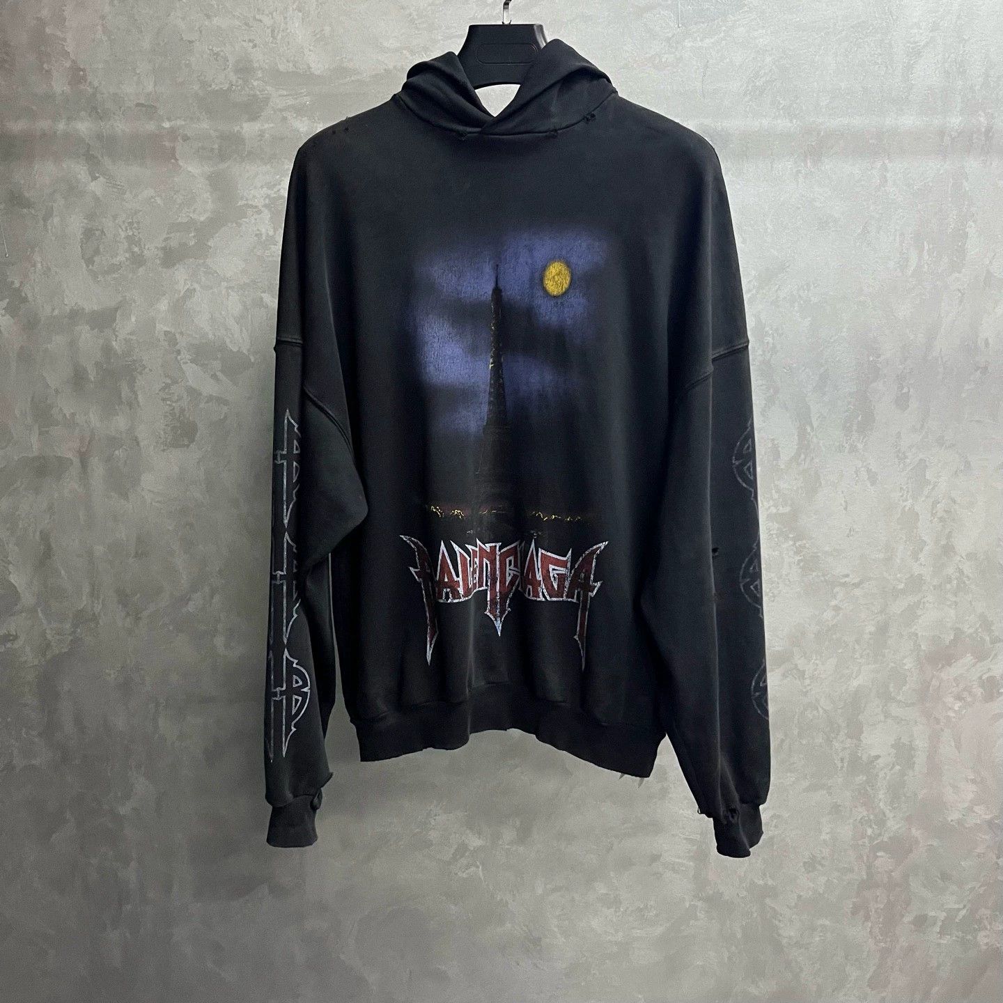 Balenciaga balenciaga black long sleeve hooded sweatshirt Size US S / EU 44-46 / 1 - 1 Thumbnail