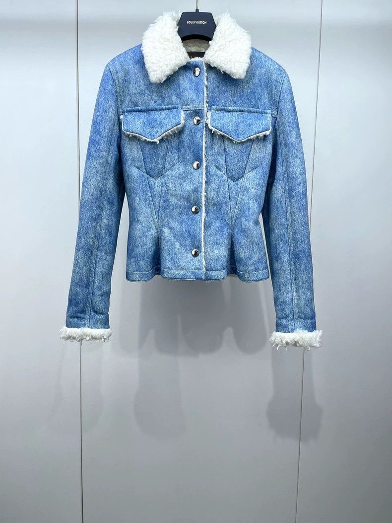 Louis Vuitton Slim Fit Denim Jacket with Fur Collar- DMC Size US S / EU 44-46 / 1 - 1 Thumbnail